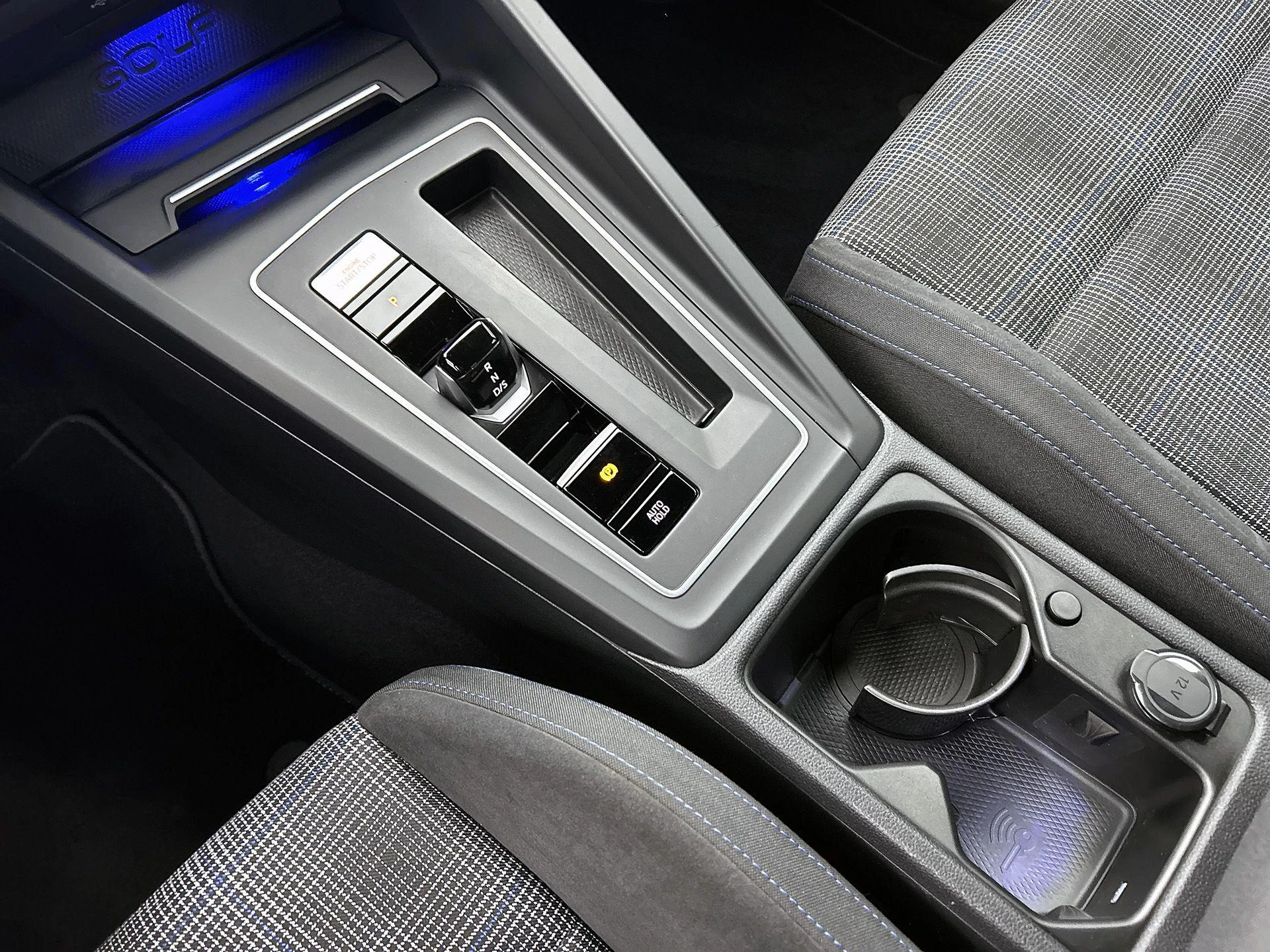 Volkswagen-Golf-image-32