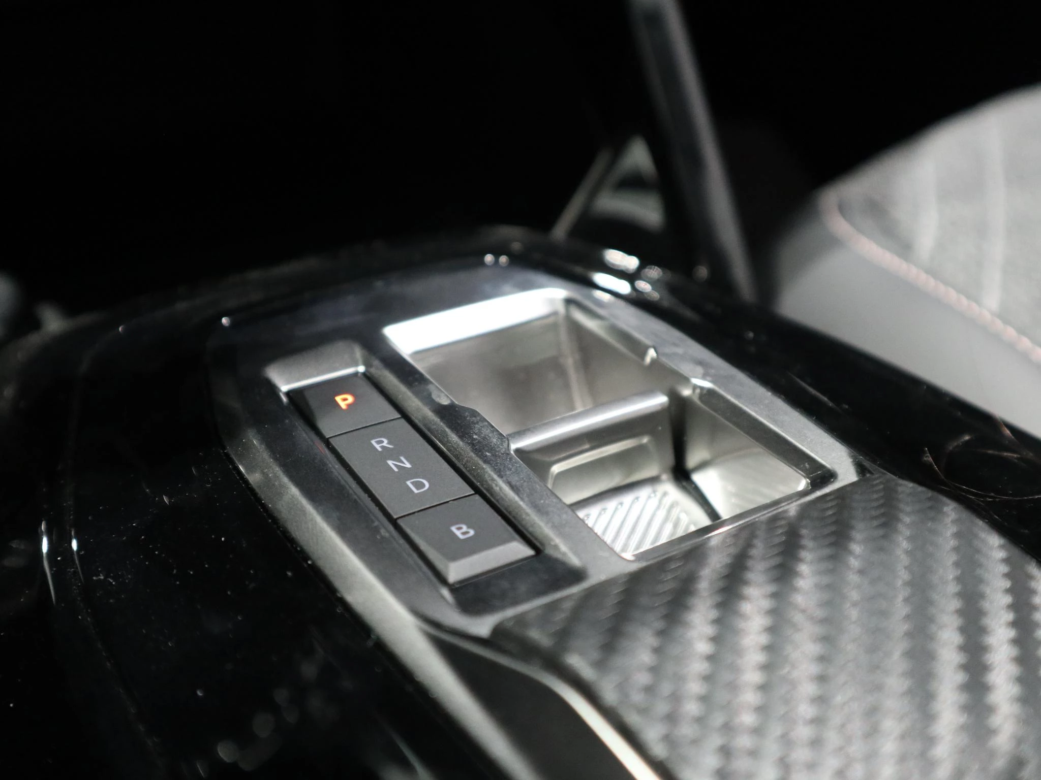 Peugeot-e-208-image-18