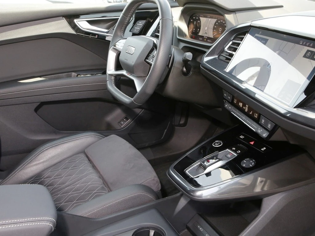 Audi Q4 Sportback e-tron 50 quattro S line PANO*NAVI*HuD*R-CAM*MATRIX-LED*SHZ