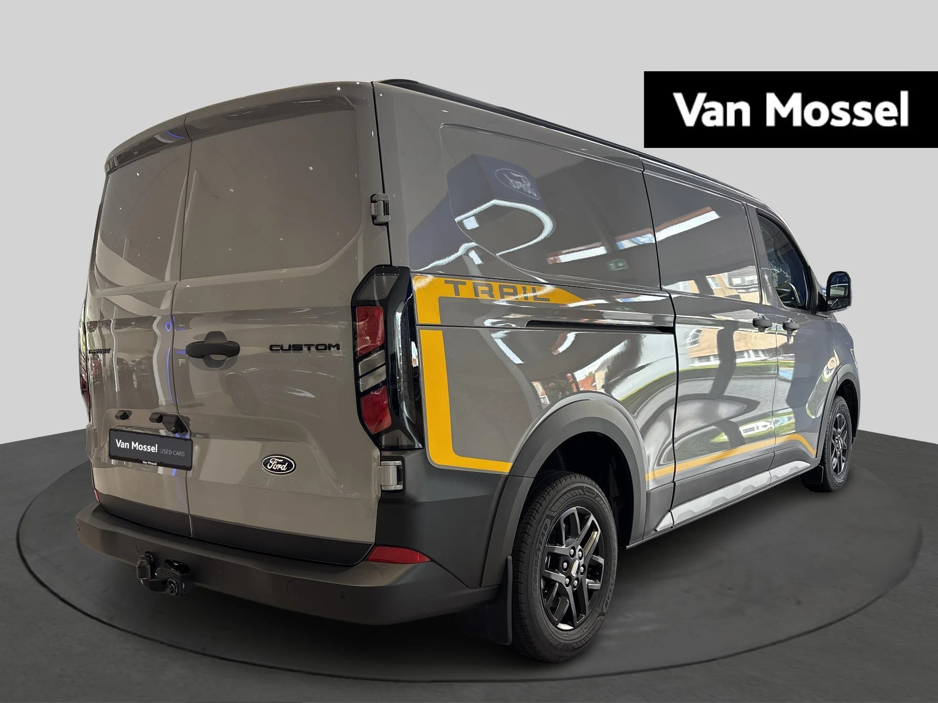 Ford-Transit Custom-image-3