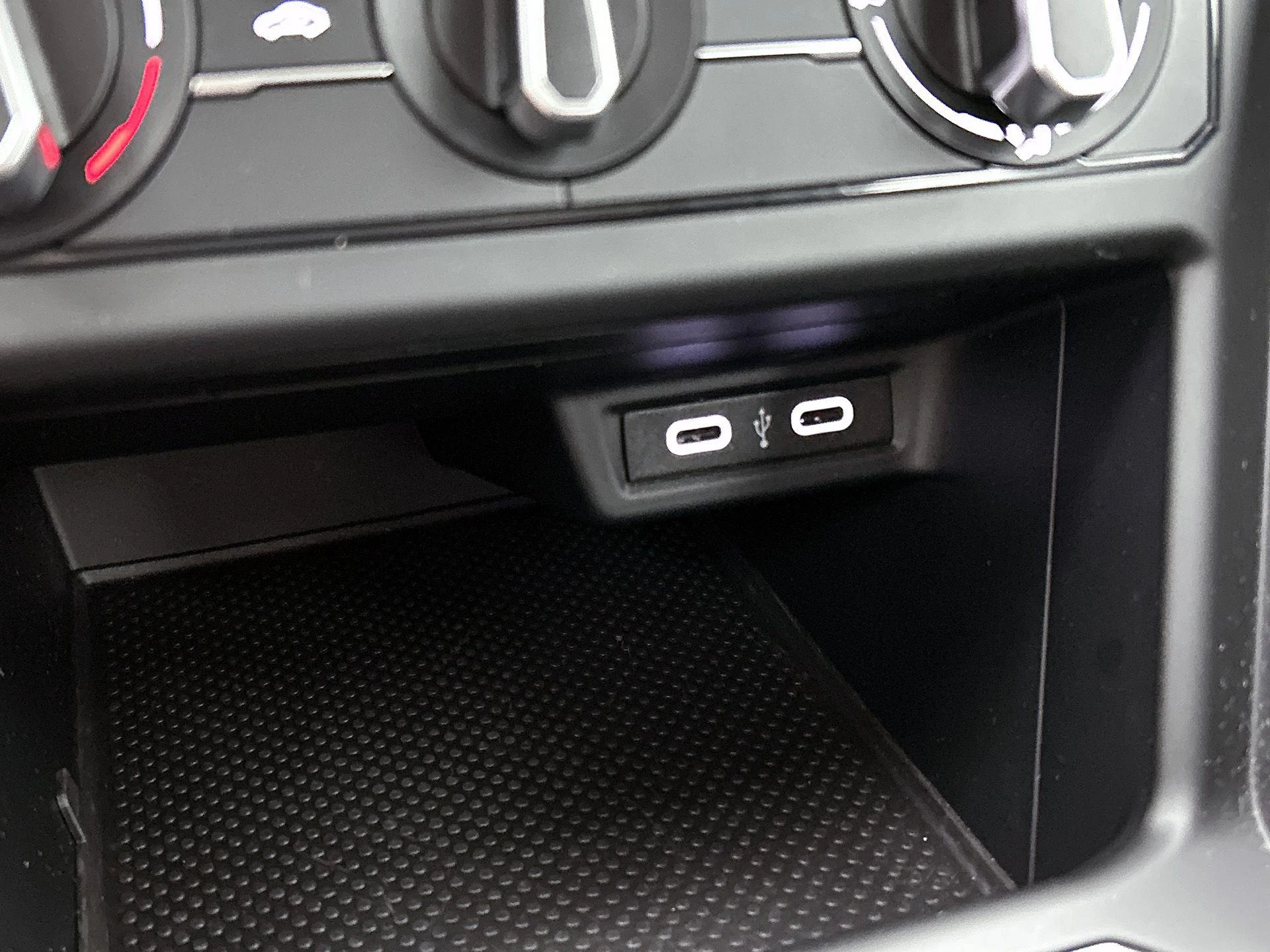 Volkswagen-Polo-image-35