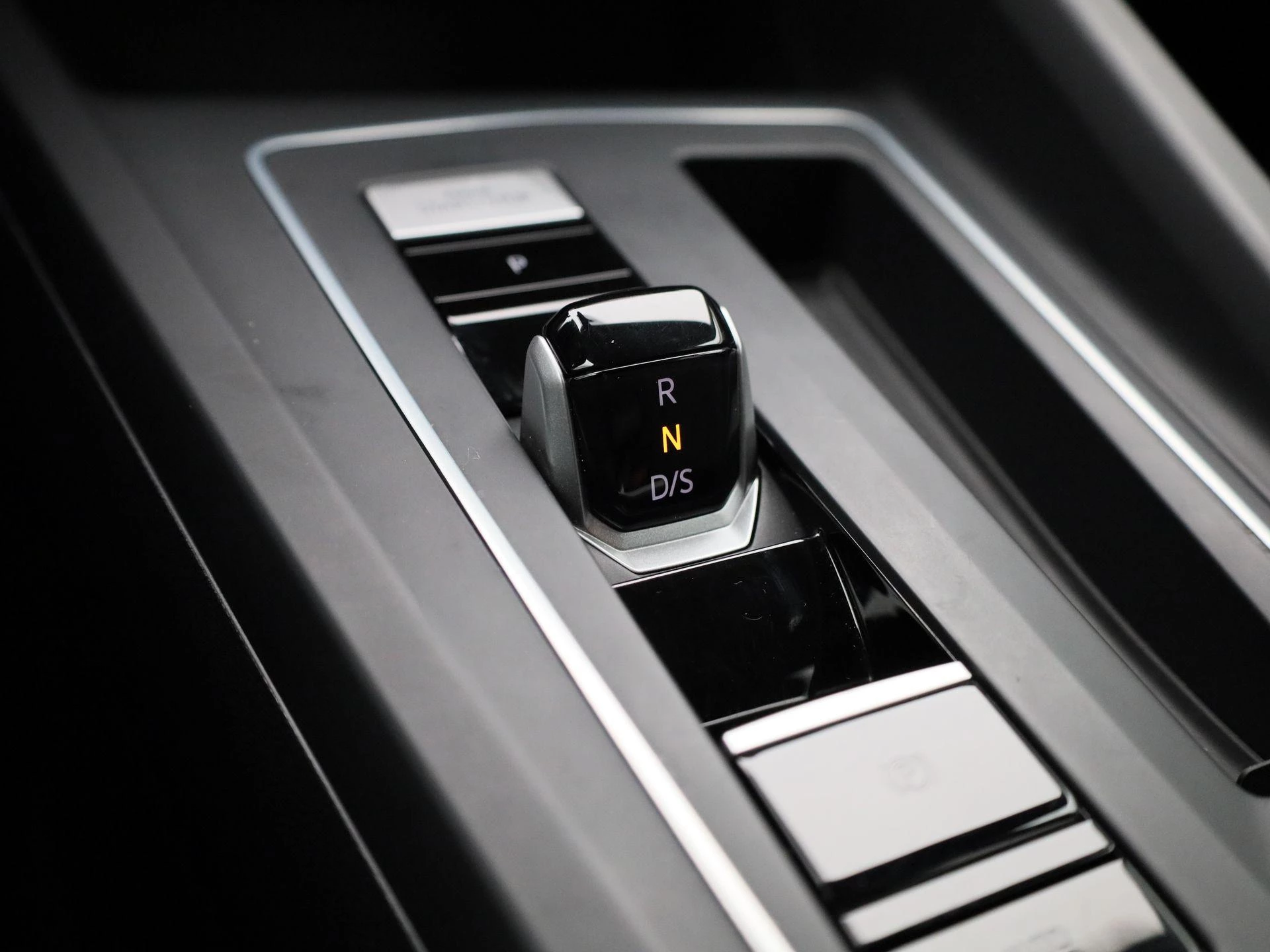 Volkswagen-Golf-image-21