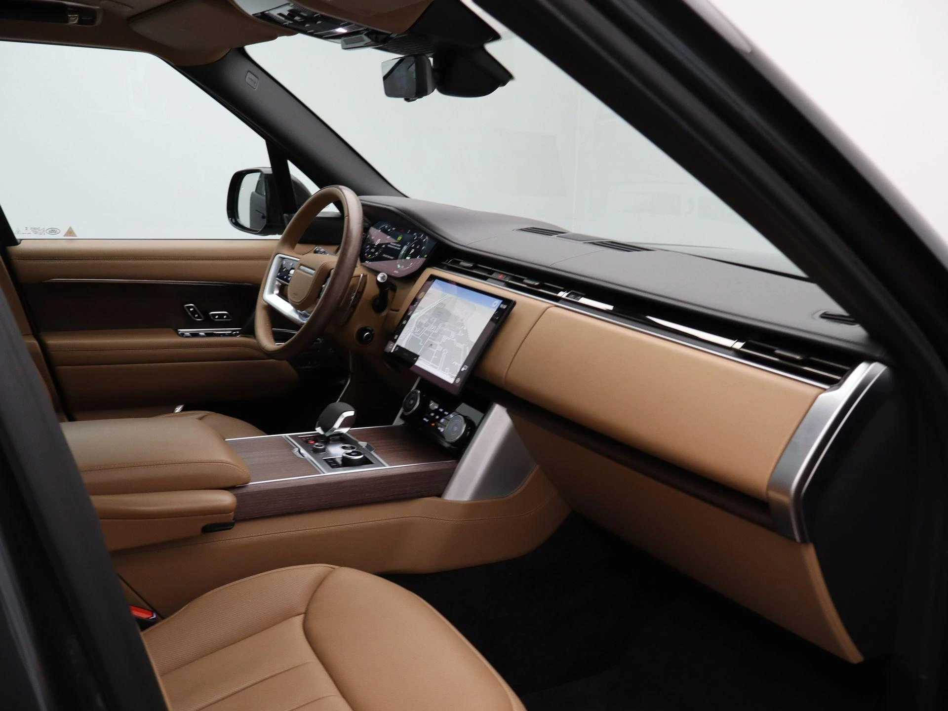 Land Rover-Range Rover-image-36