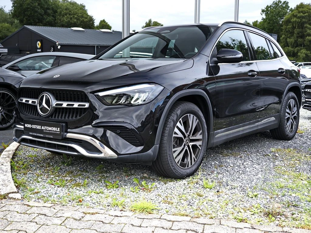 Mercedes-Benz-GLA 200 d-image-7