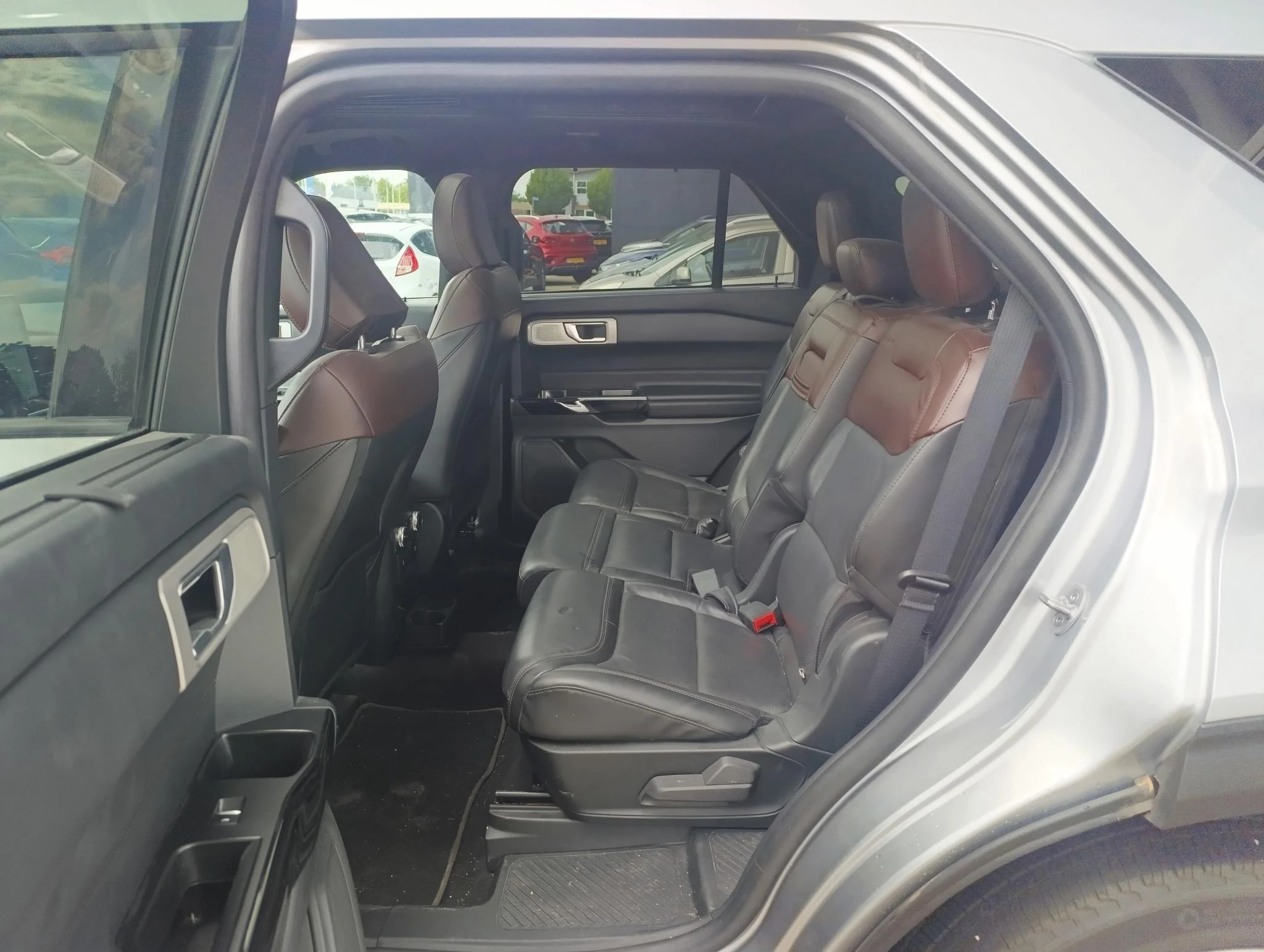 Ford-Explorer-image-18