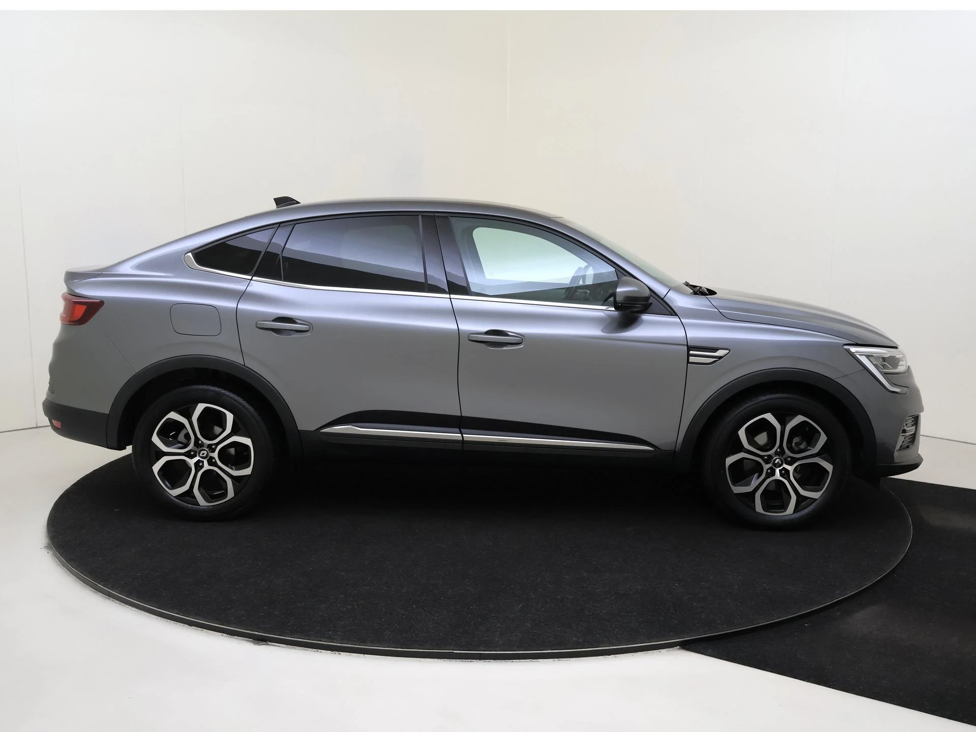 Renault-Arkana-image-8