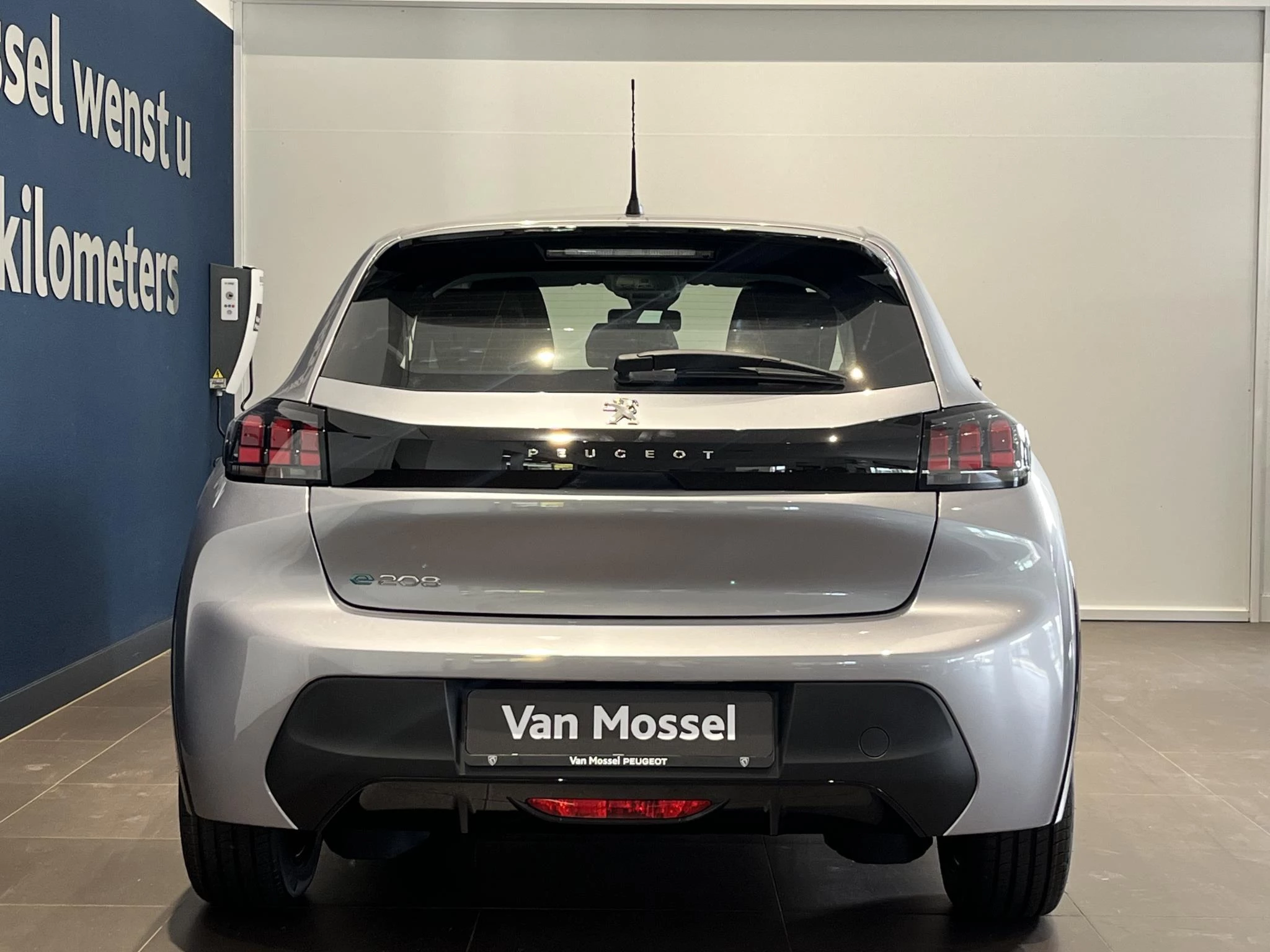 Peugeot e-208