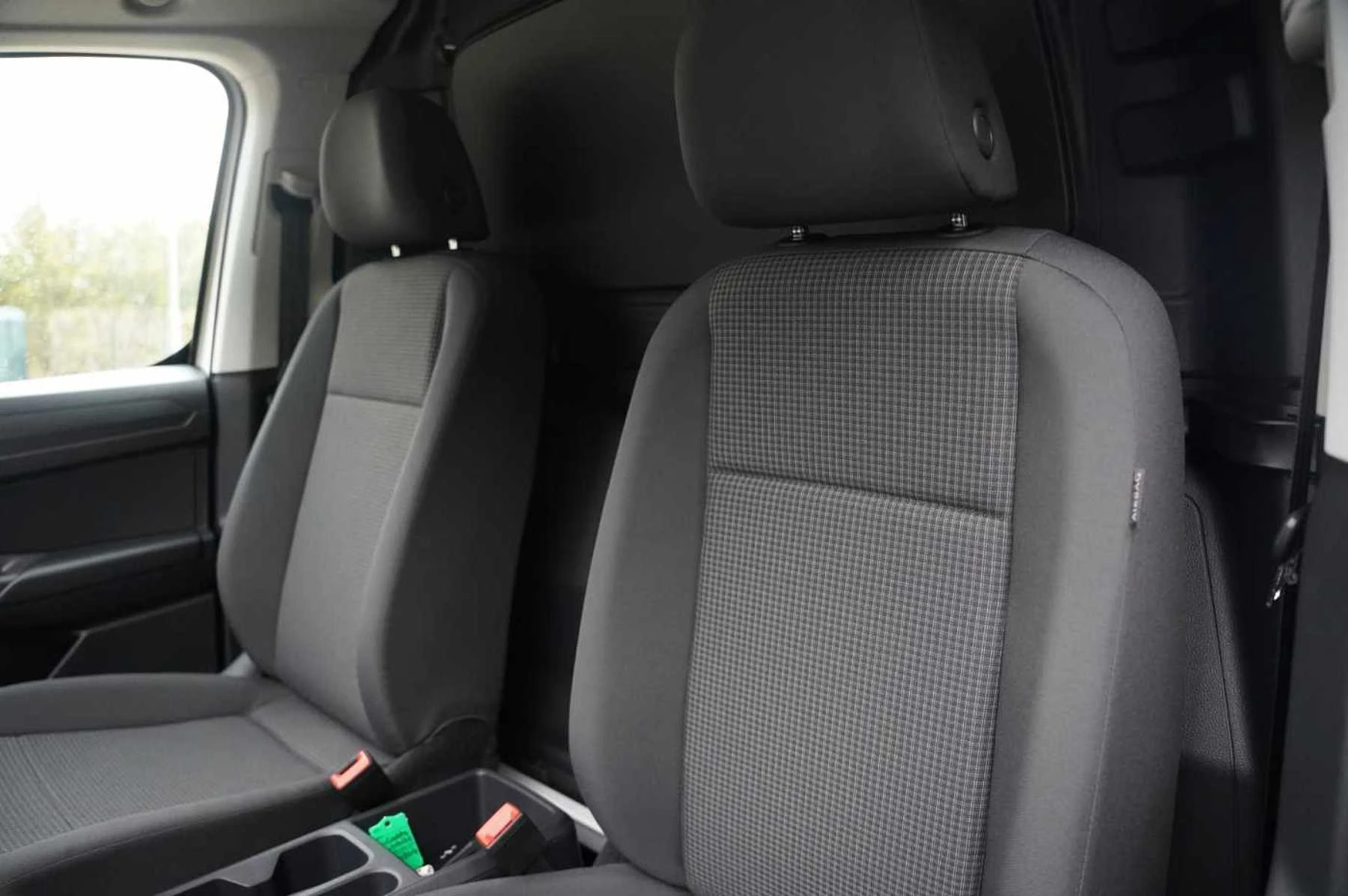 Volkswagen-Caddy-image-7
