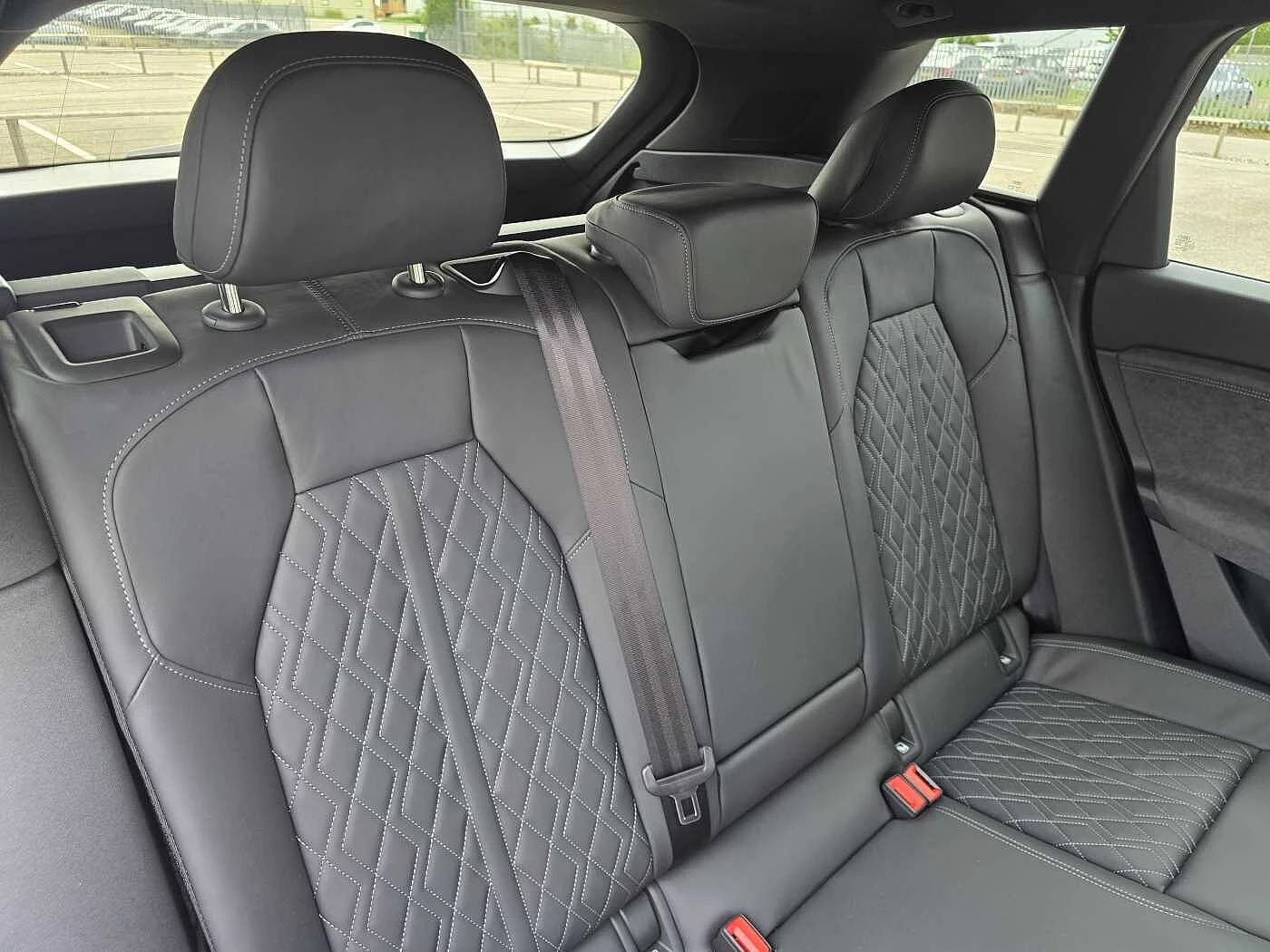 Audi-SQ6 e-tron-image-17