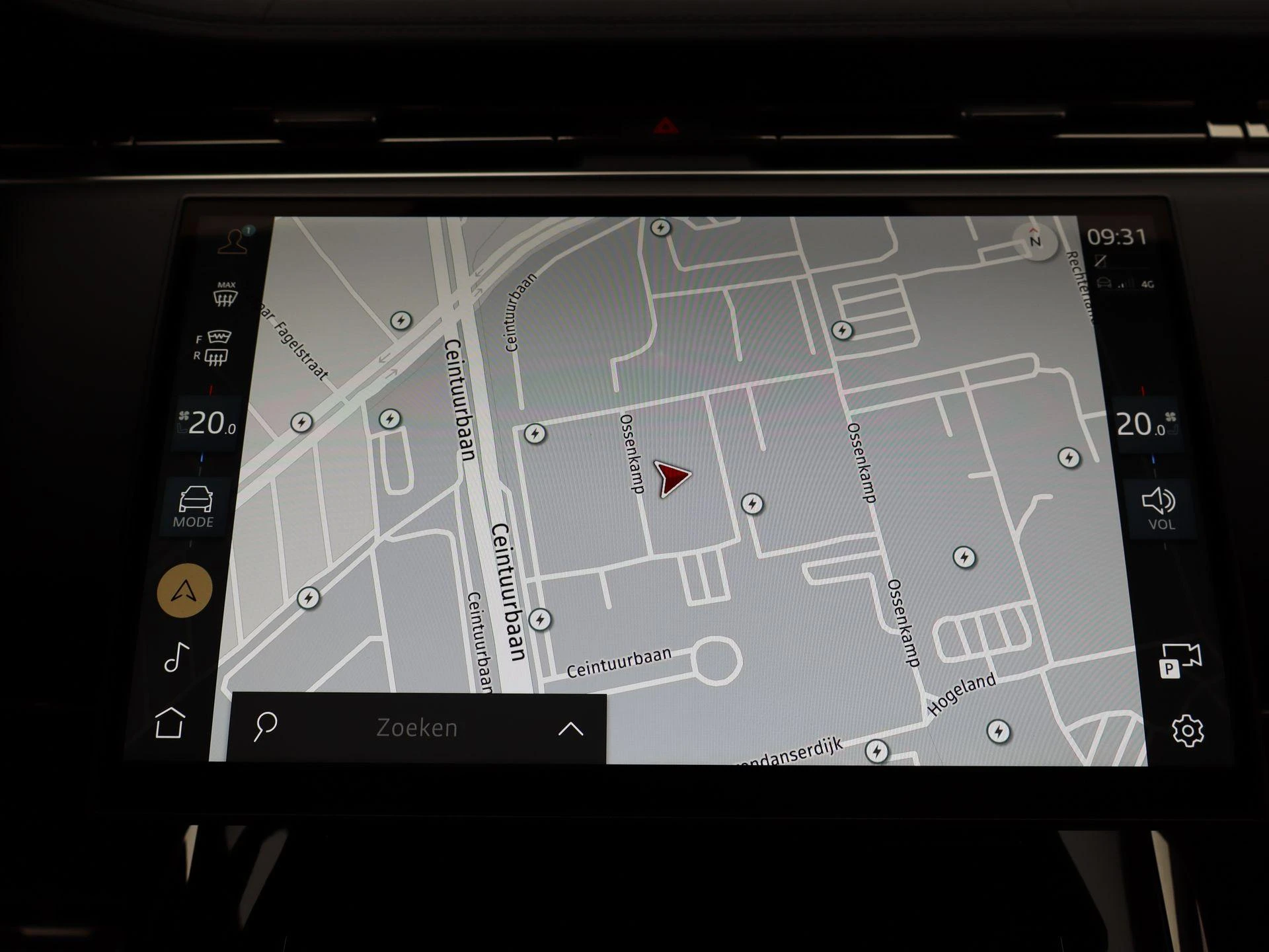 Land Rover-Range Rover Sport-image-25