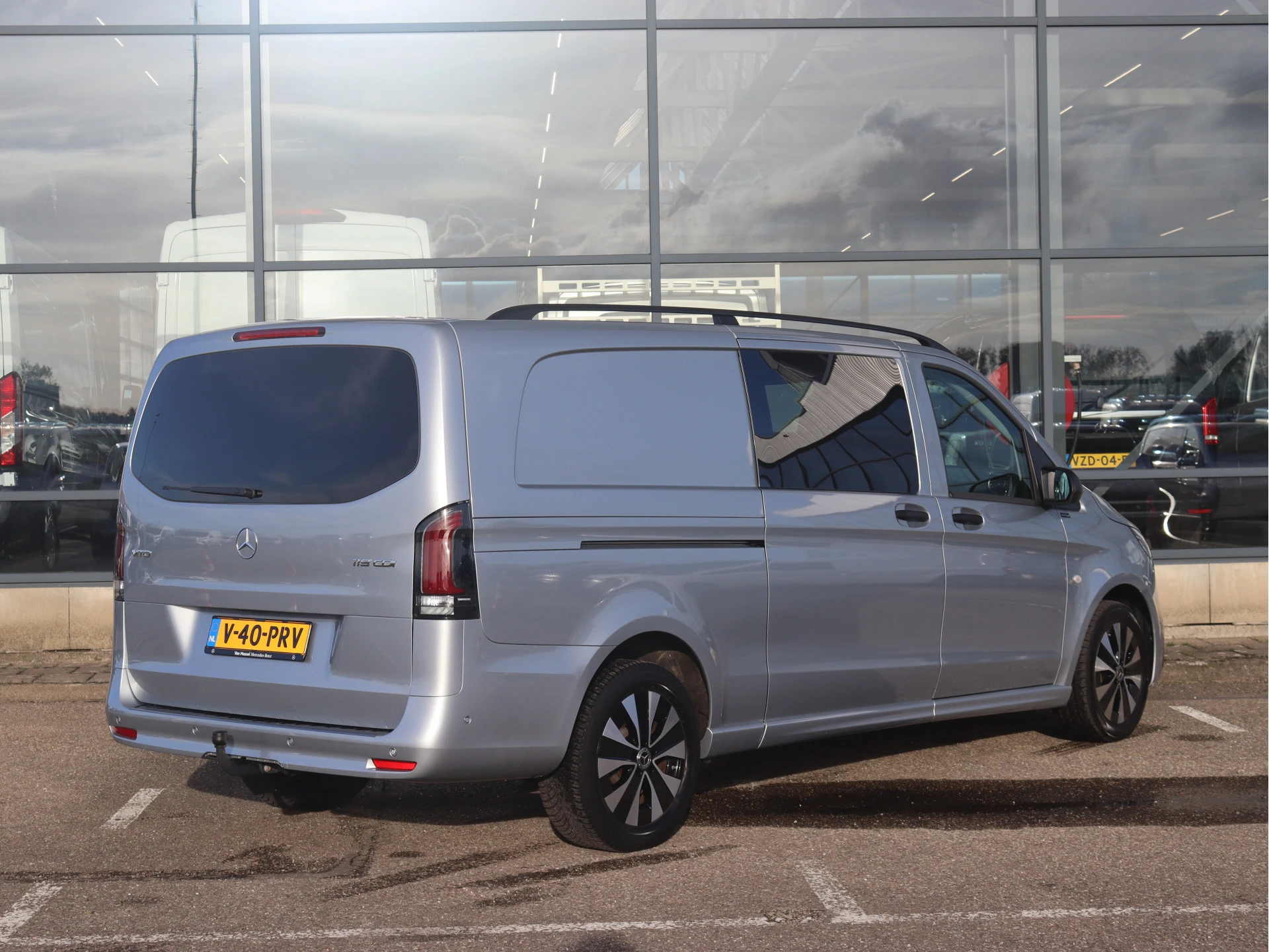Mercedes-Benz-Vito-image-1