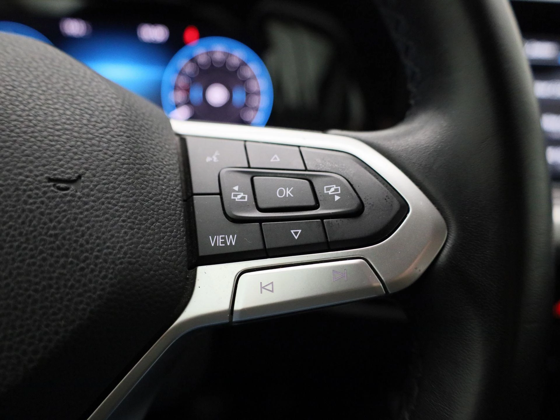 Volkswagen-Golf-image-17