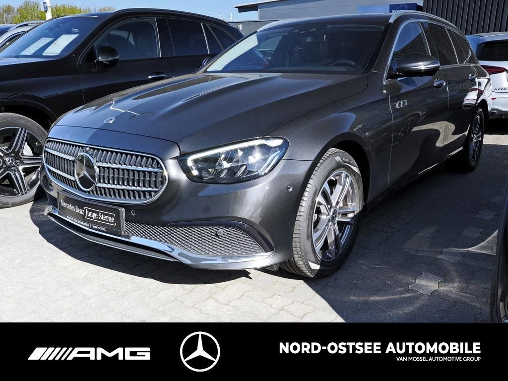 Mercedes-Benz E-Klasse 220 T d 4M AVANTGARDE DISTRO 360 AHK LED SHD AVANTGARDE