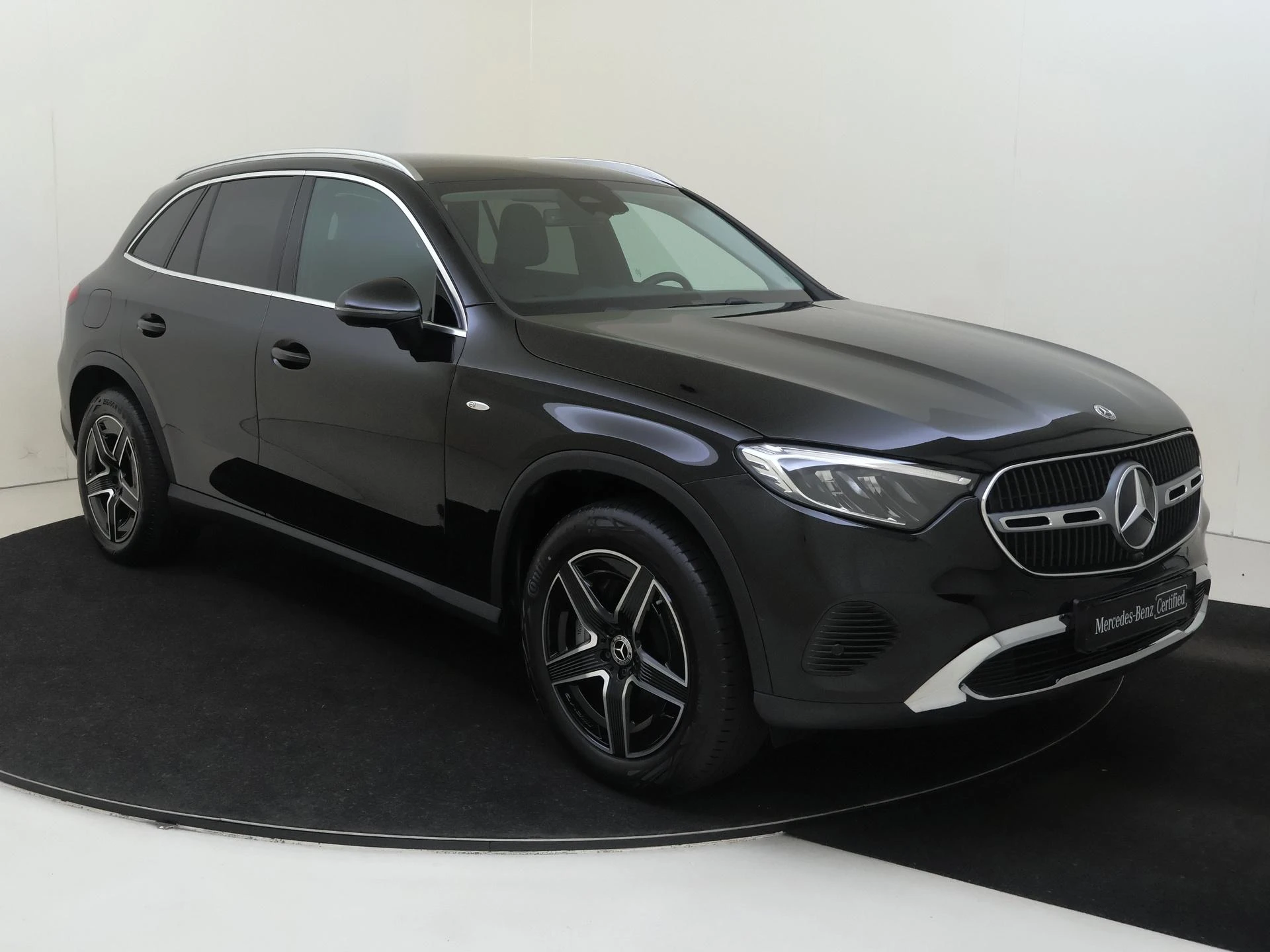 Mercedes-Benz-GLC-image-1