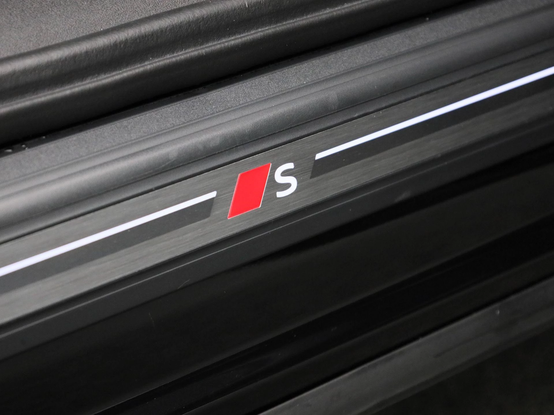 Audi Q5 2.0 TFSI e-hybrid quattro S edition Competition