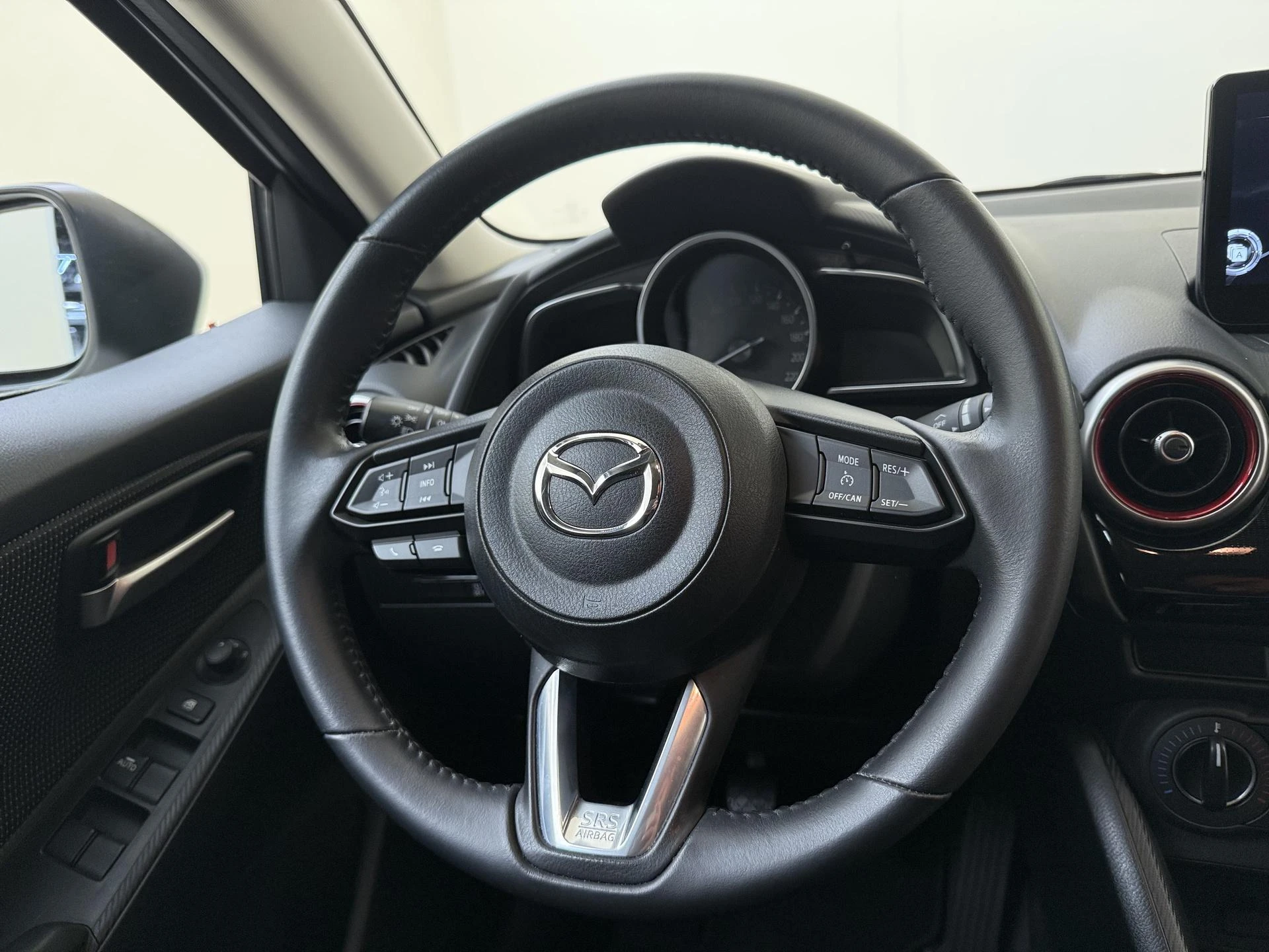 Mazda-2-image-9