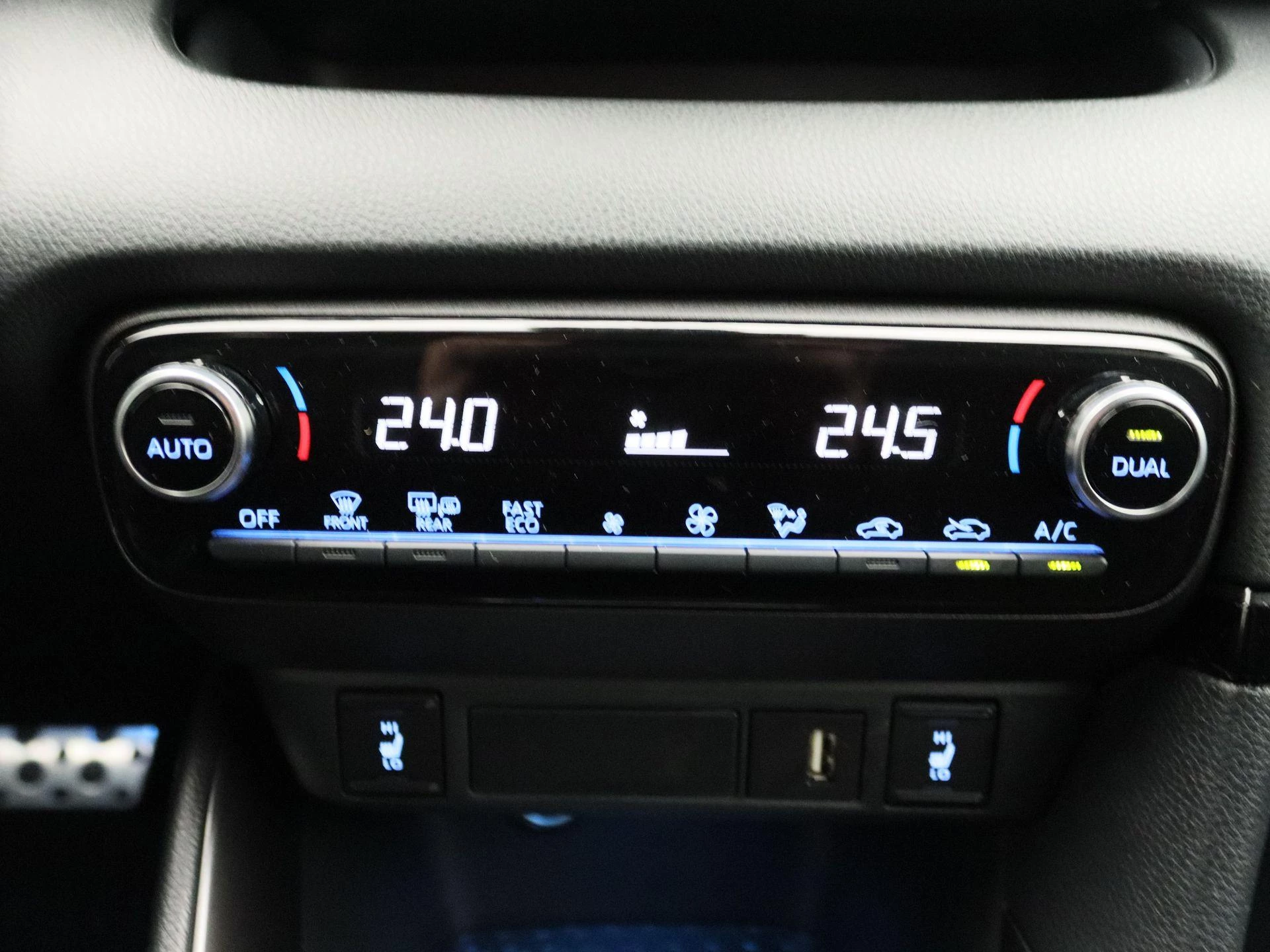 Toyota-Yaris-image-9