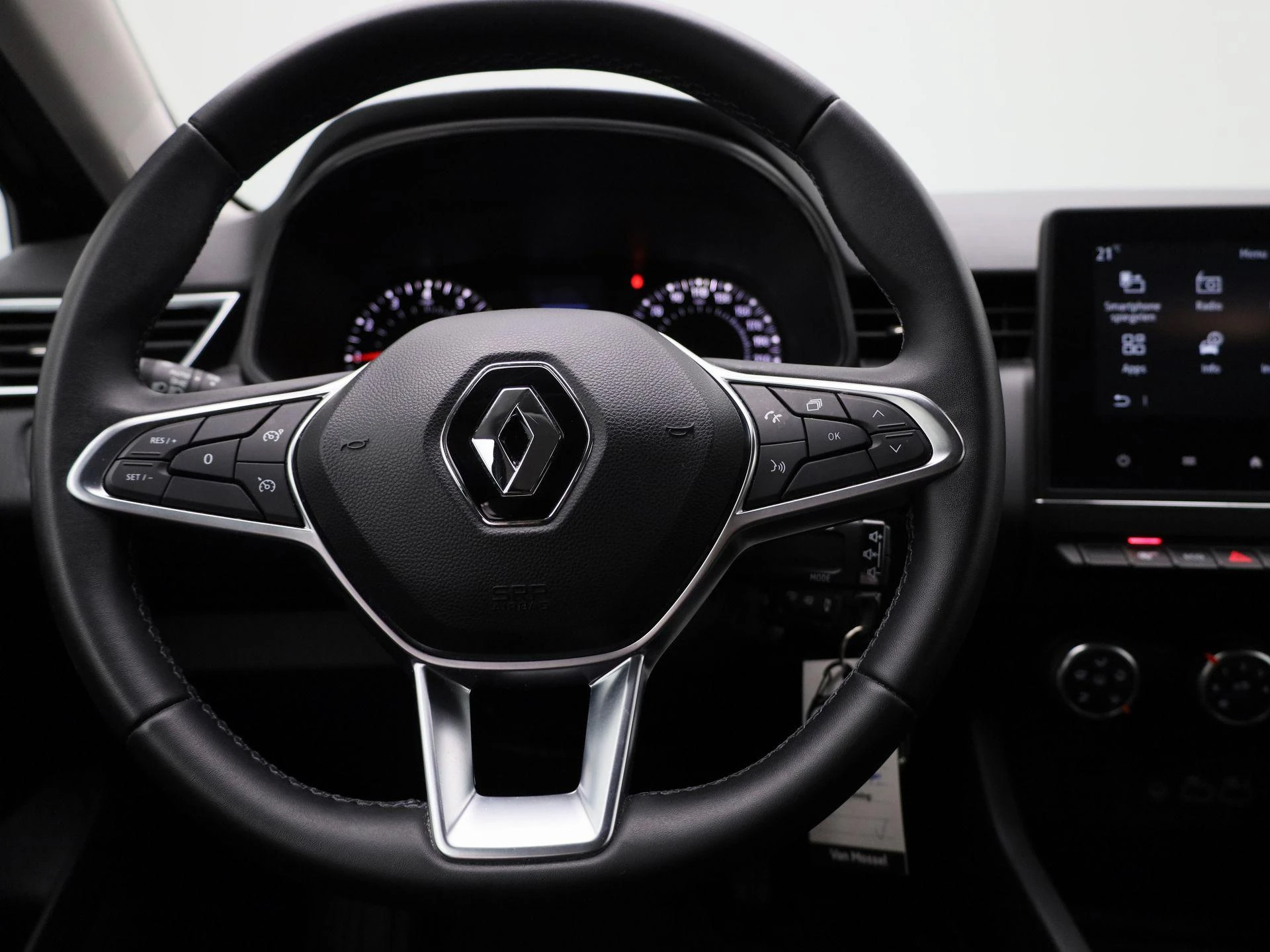Renault-Clio-image-6