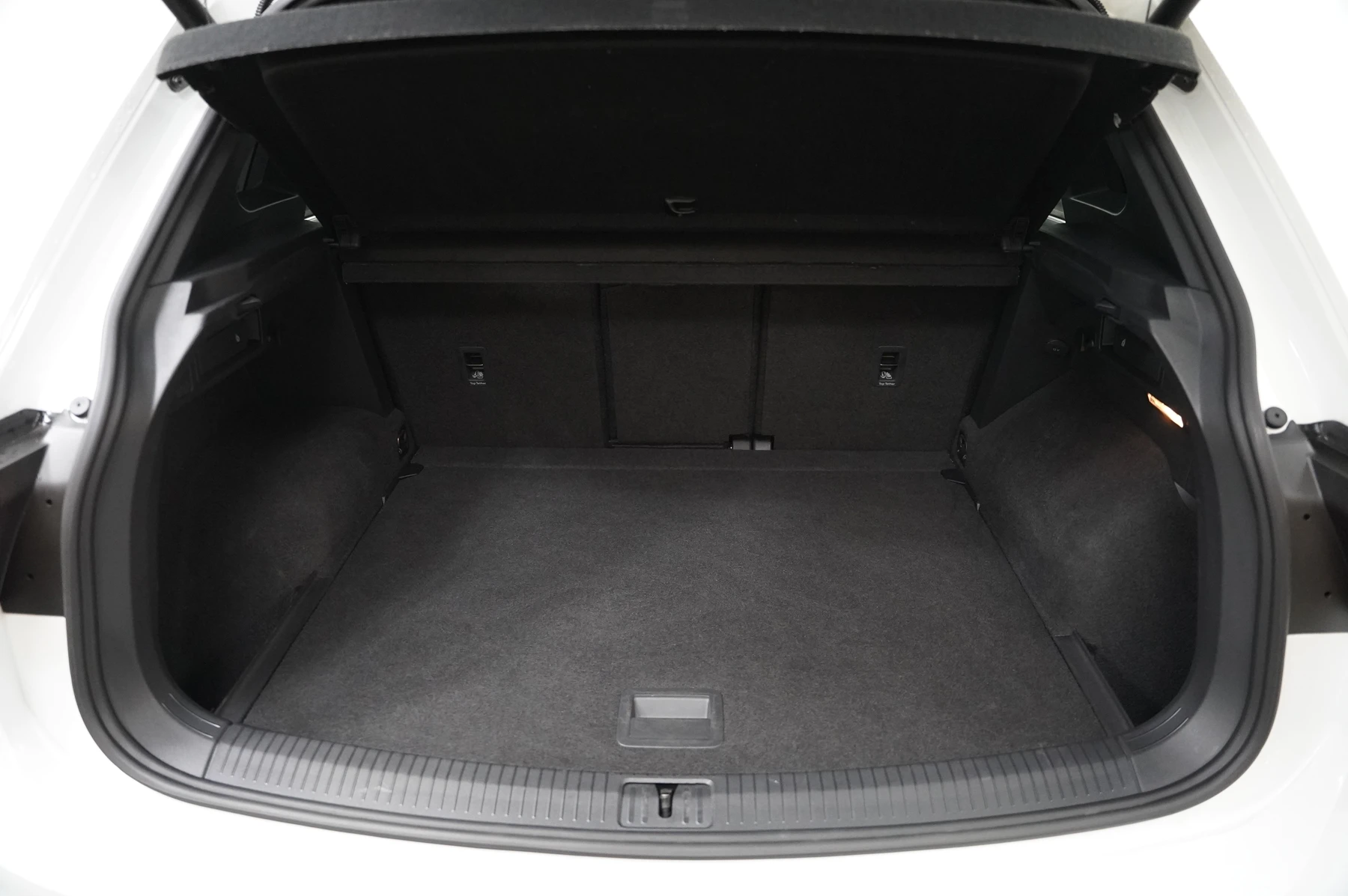 Volkswagen-Tiguan-image-12
