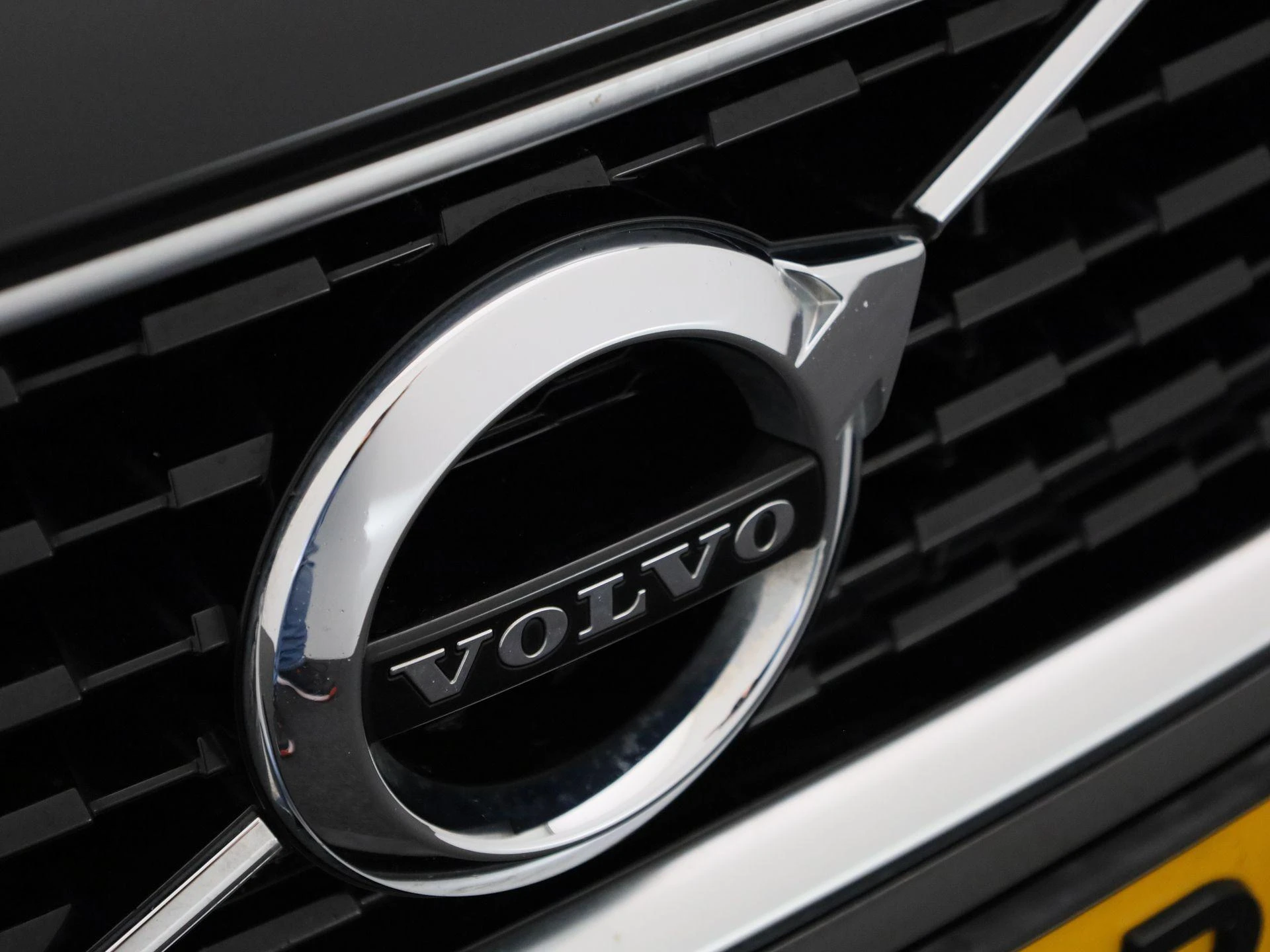 Volvo-V40-image-35