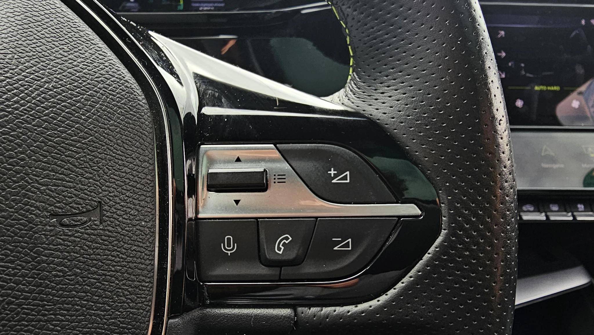 Peugeot-408-image-15
