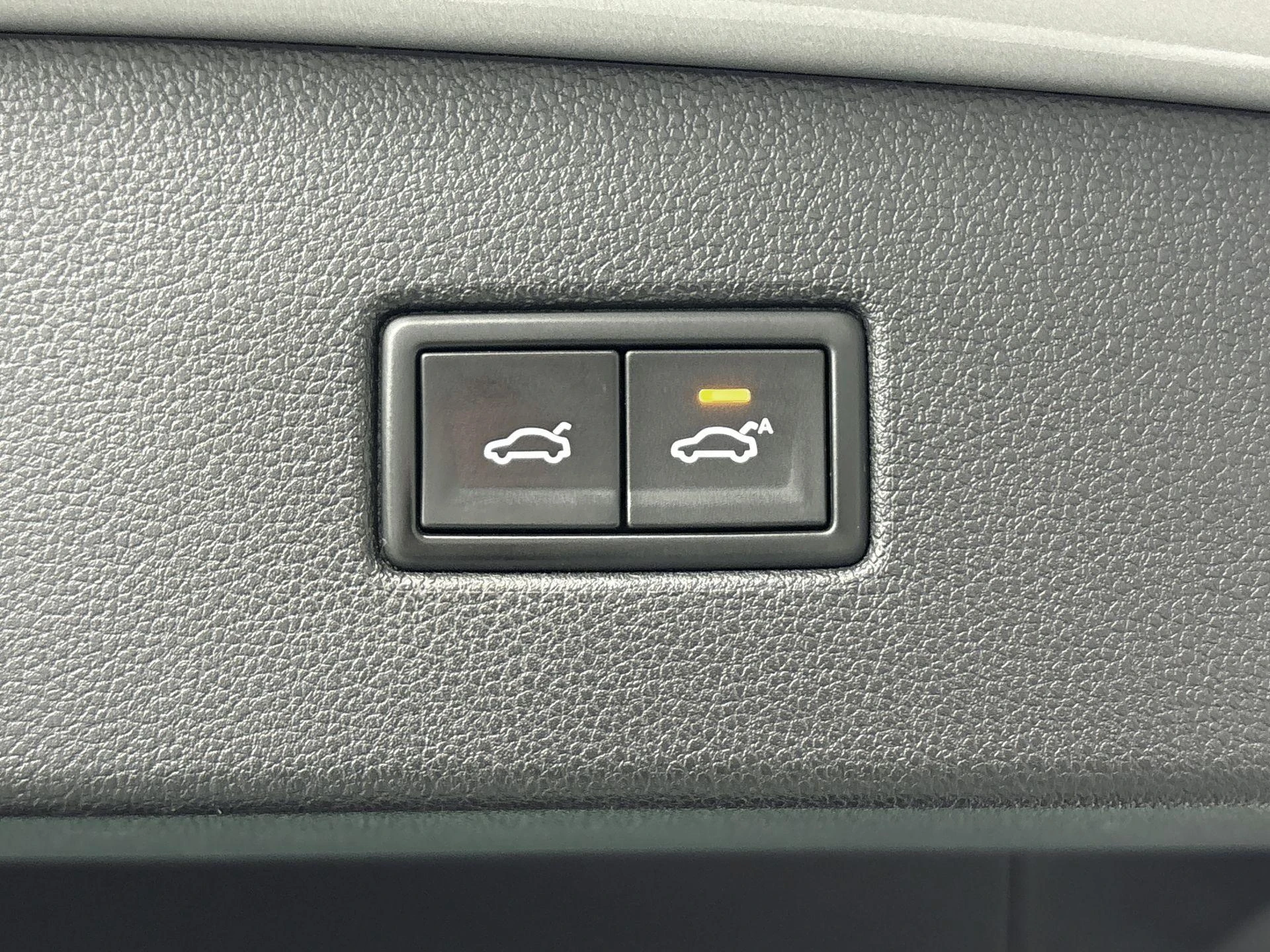 Volkswagen-Tiguan-image-19