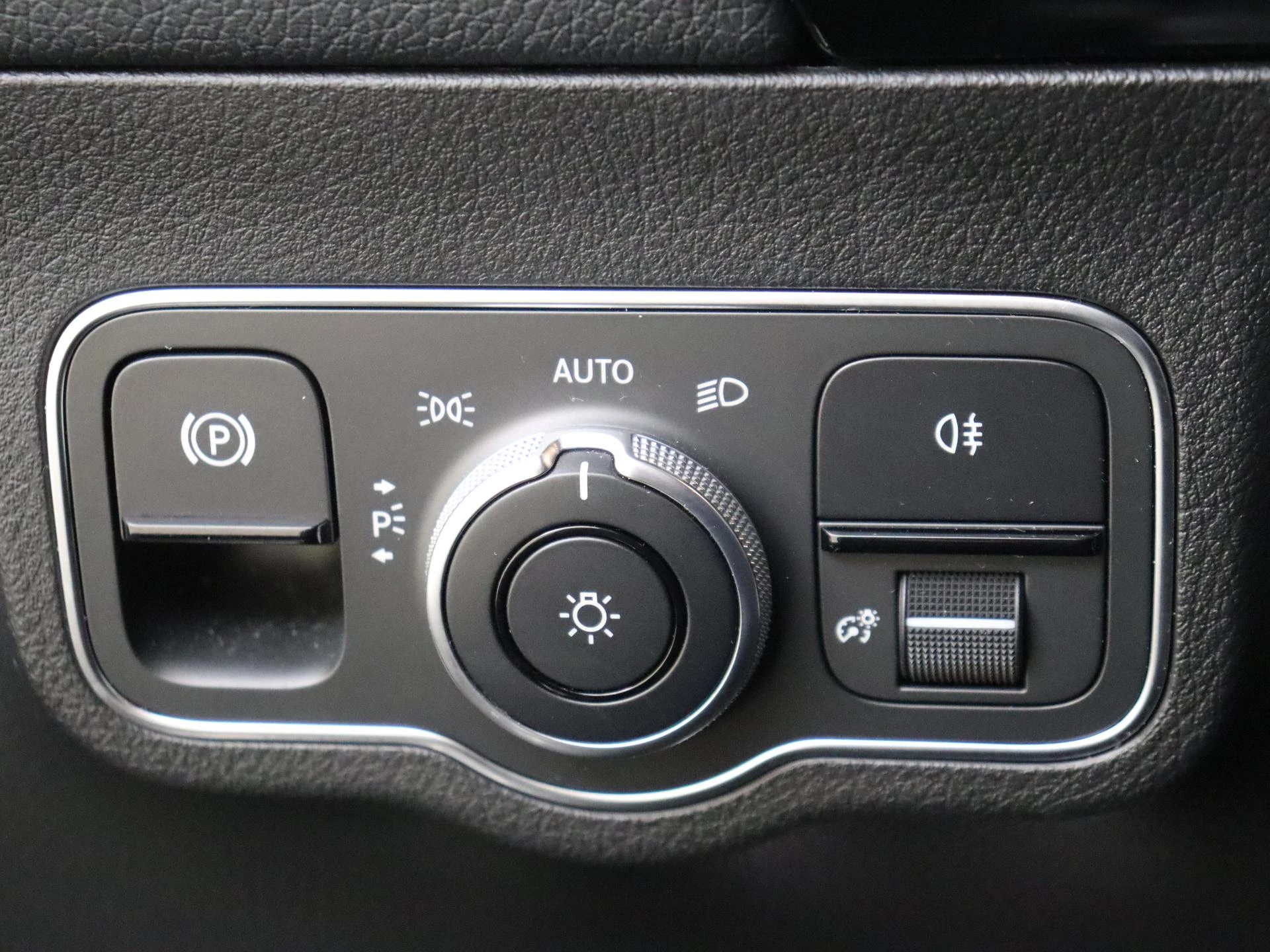 Mercedes-Benz B-Klasse 180 Launch Edition Premium