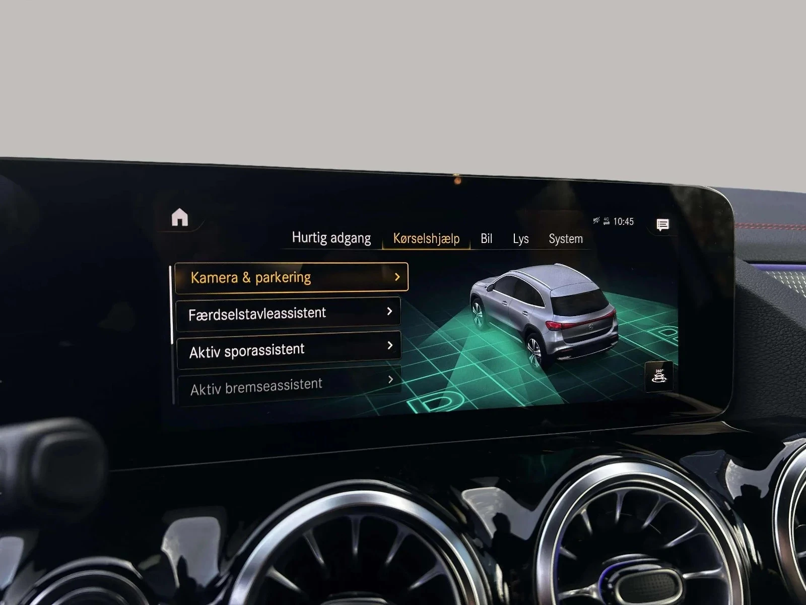 Mercedes-Benz-EQA-image-18