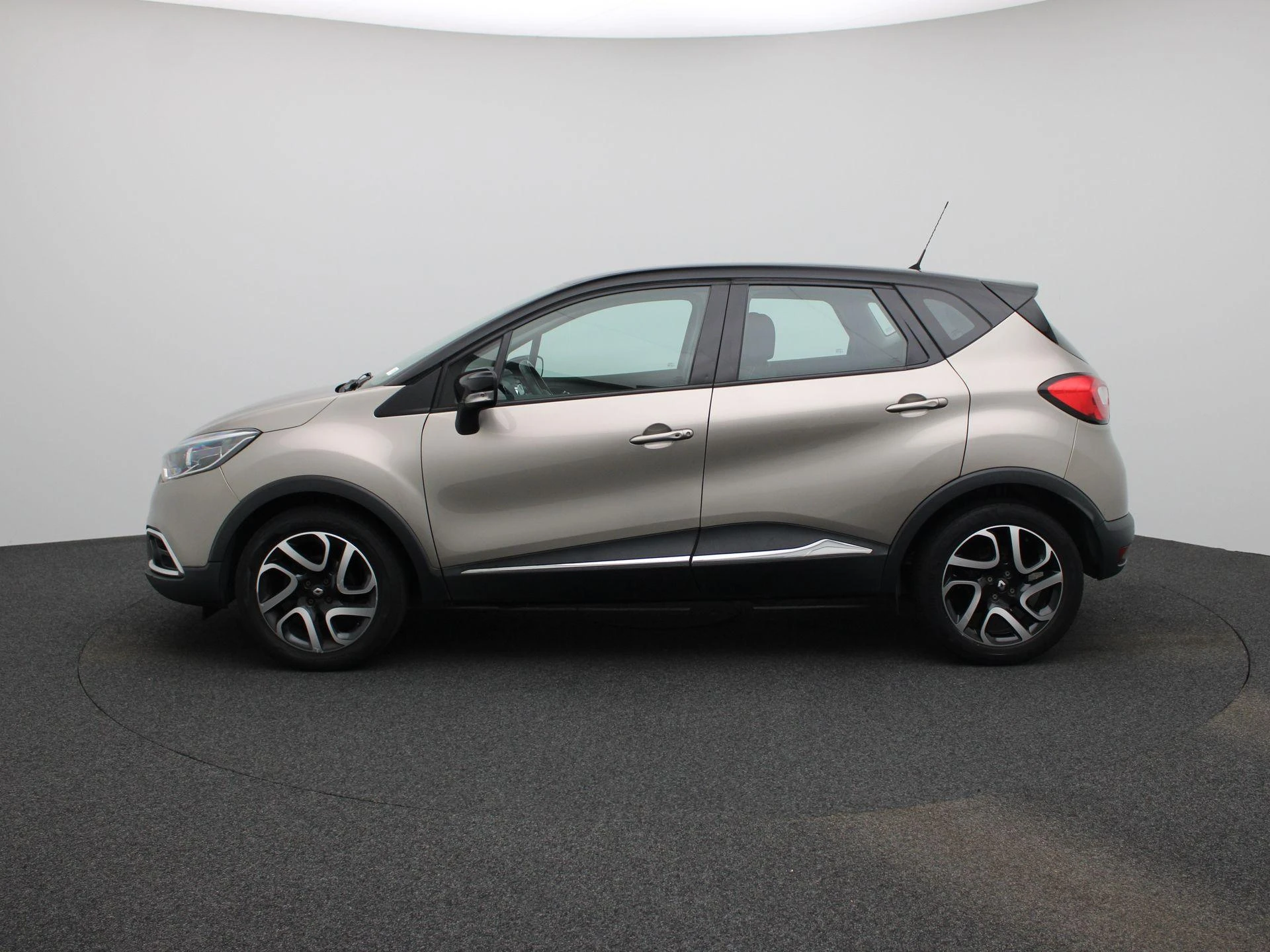 Renault-Captur-image-4