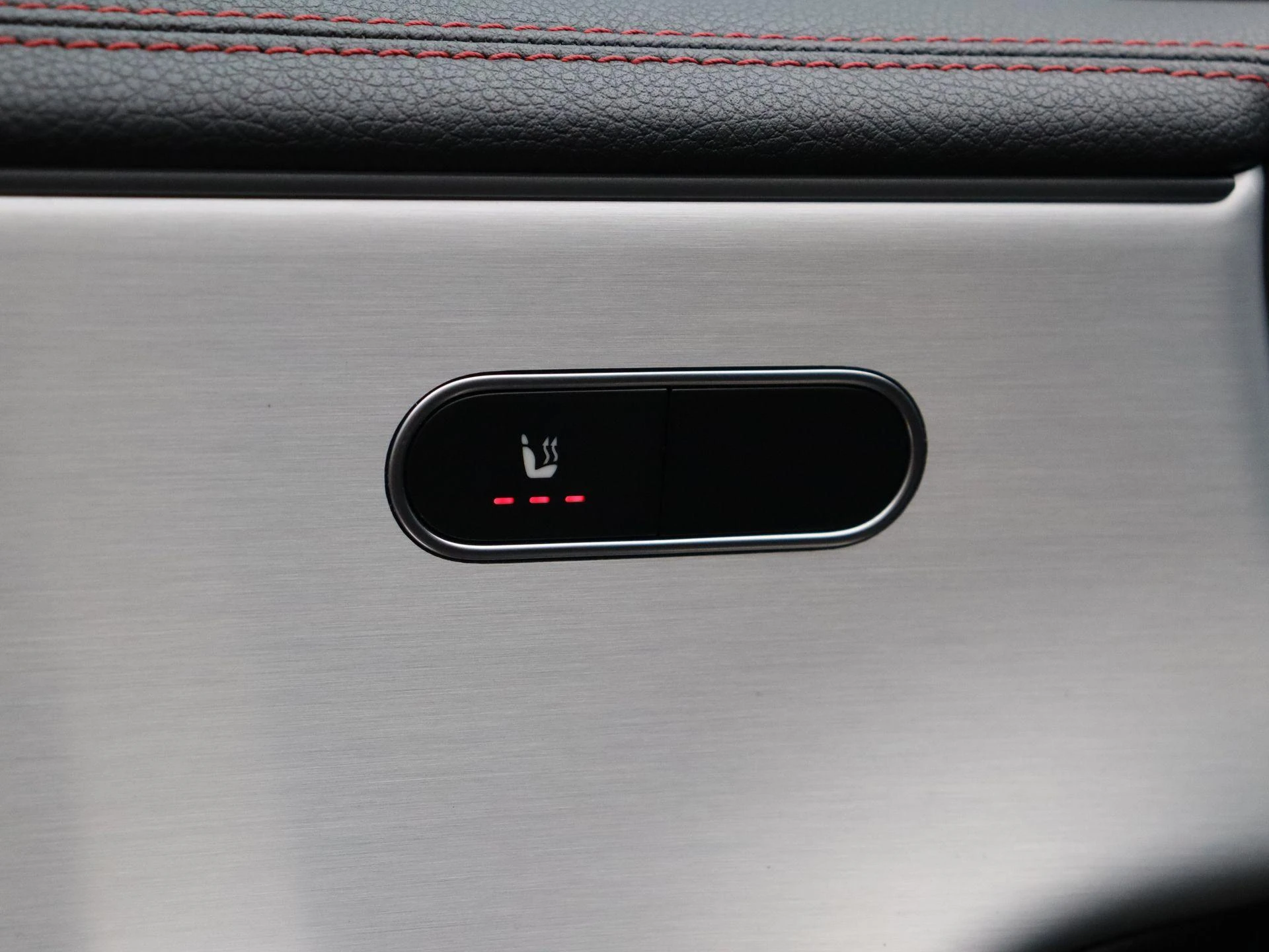 Mercedes-Benz-CLA-image-9