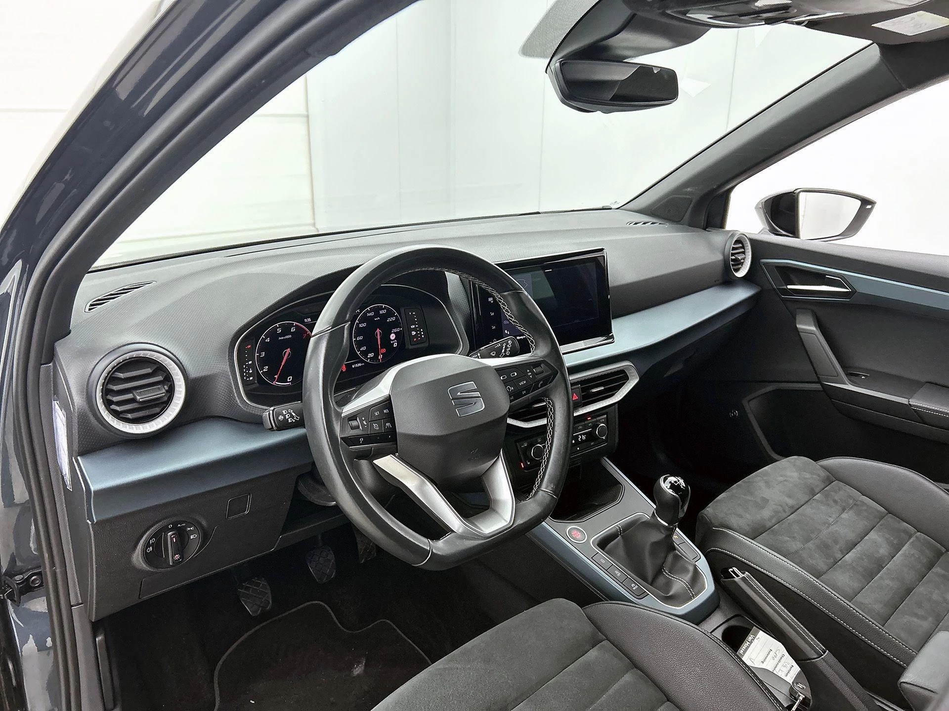 SEAT-Arona-image-19