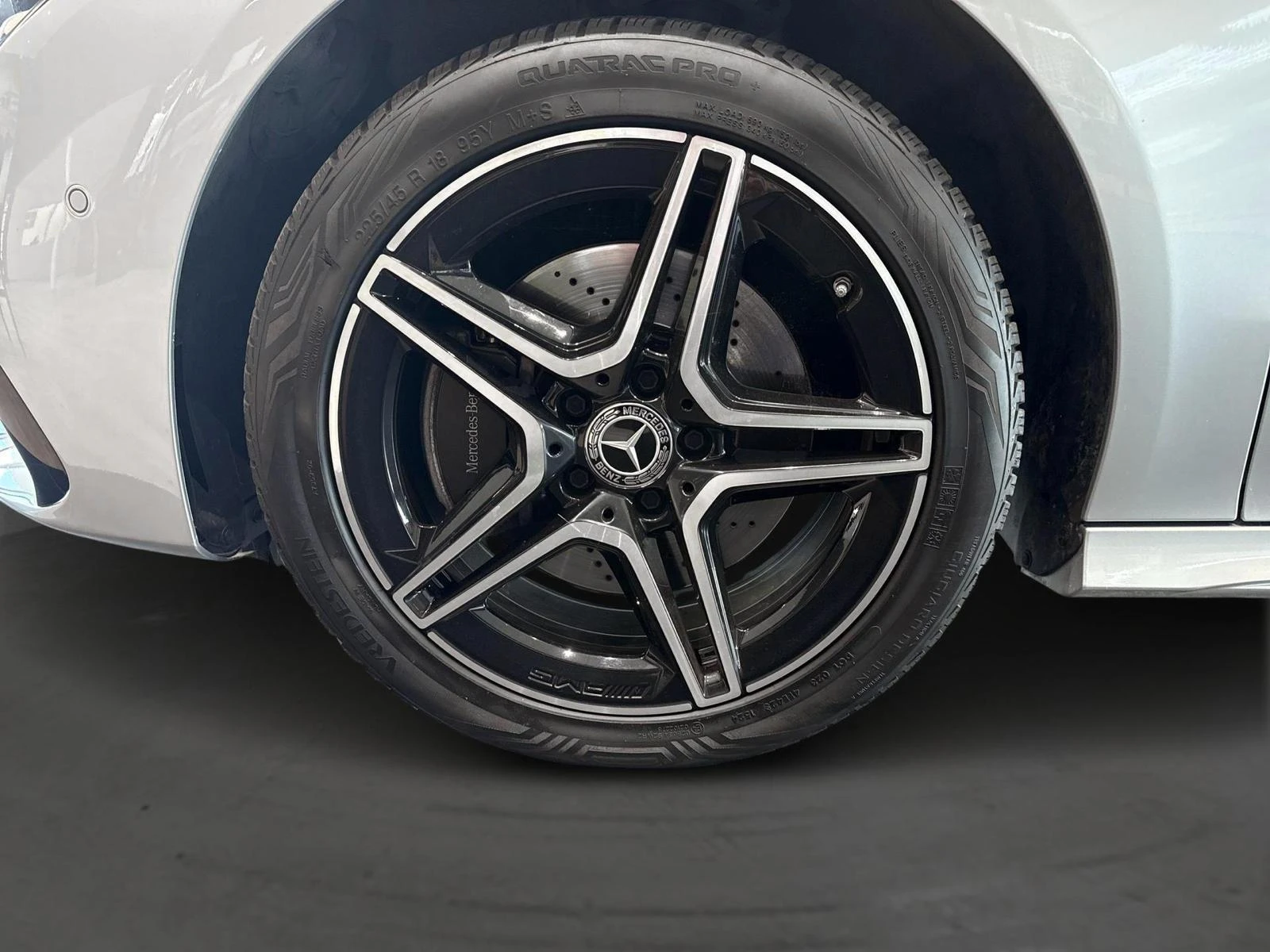 Mercedes-Benz-CLA-image-17