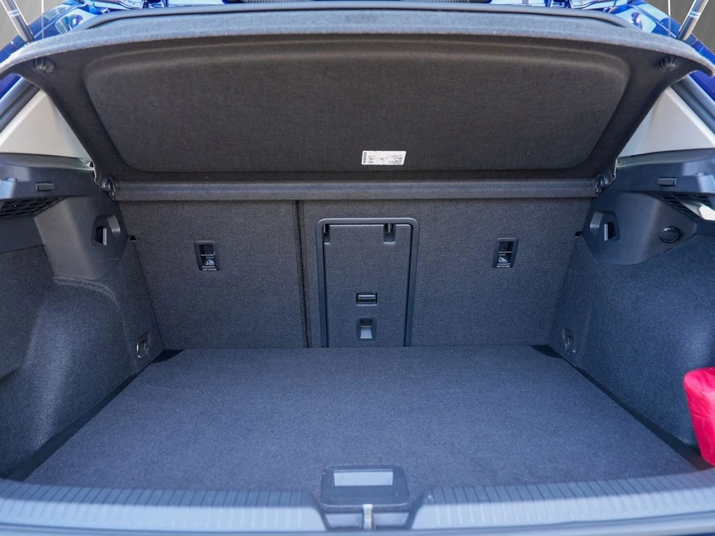 Volkswagen-Golf-image-5