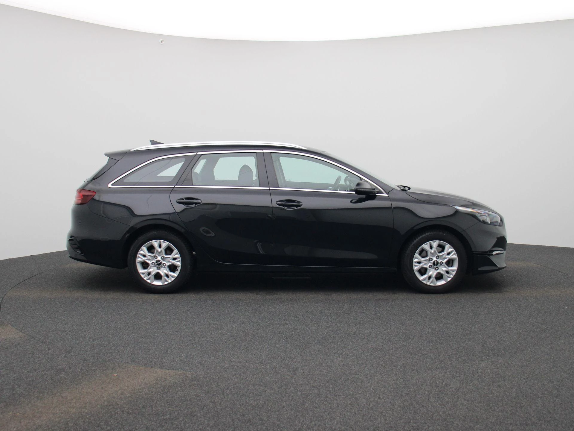 Kia-Ceed Sportswagon-image-7