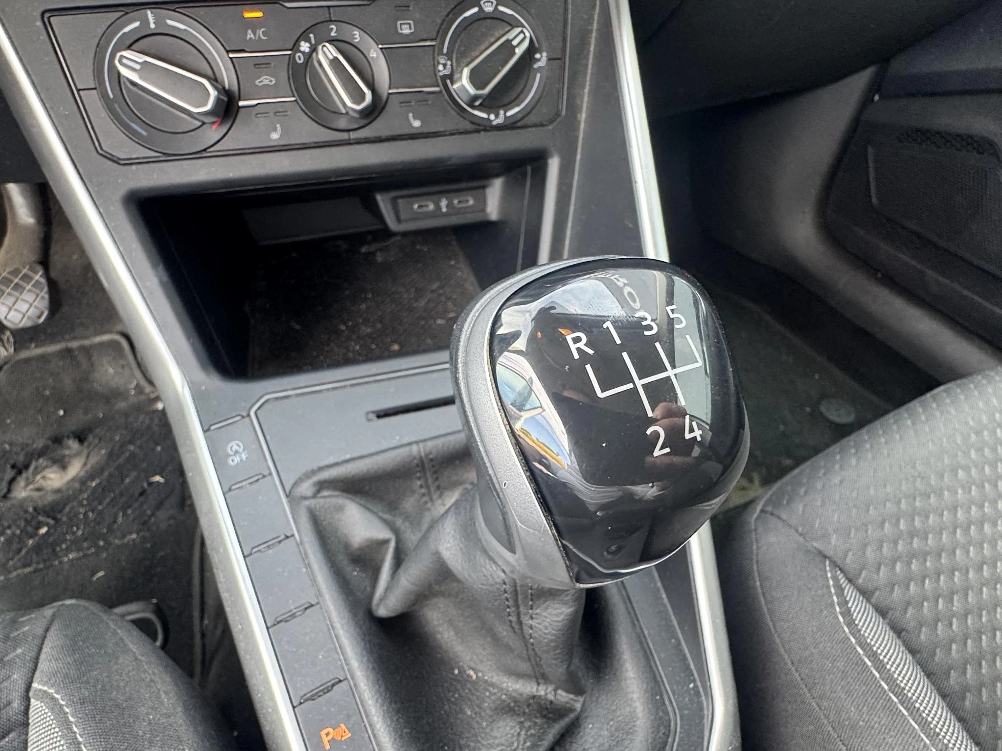 Volkswagen-Polo-image-20