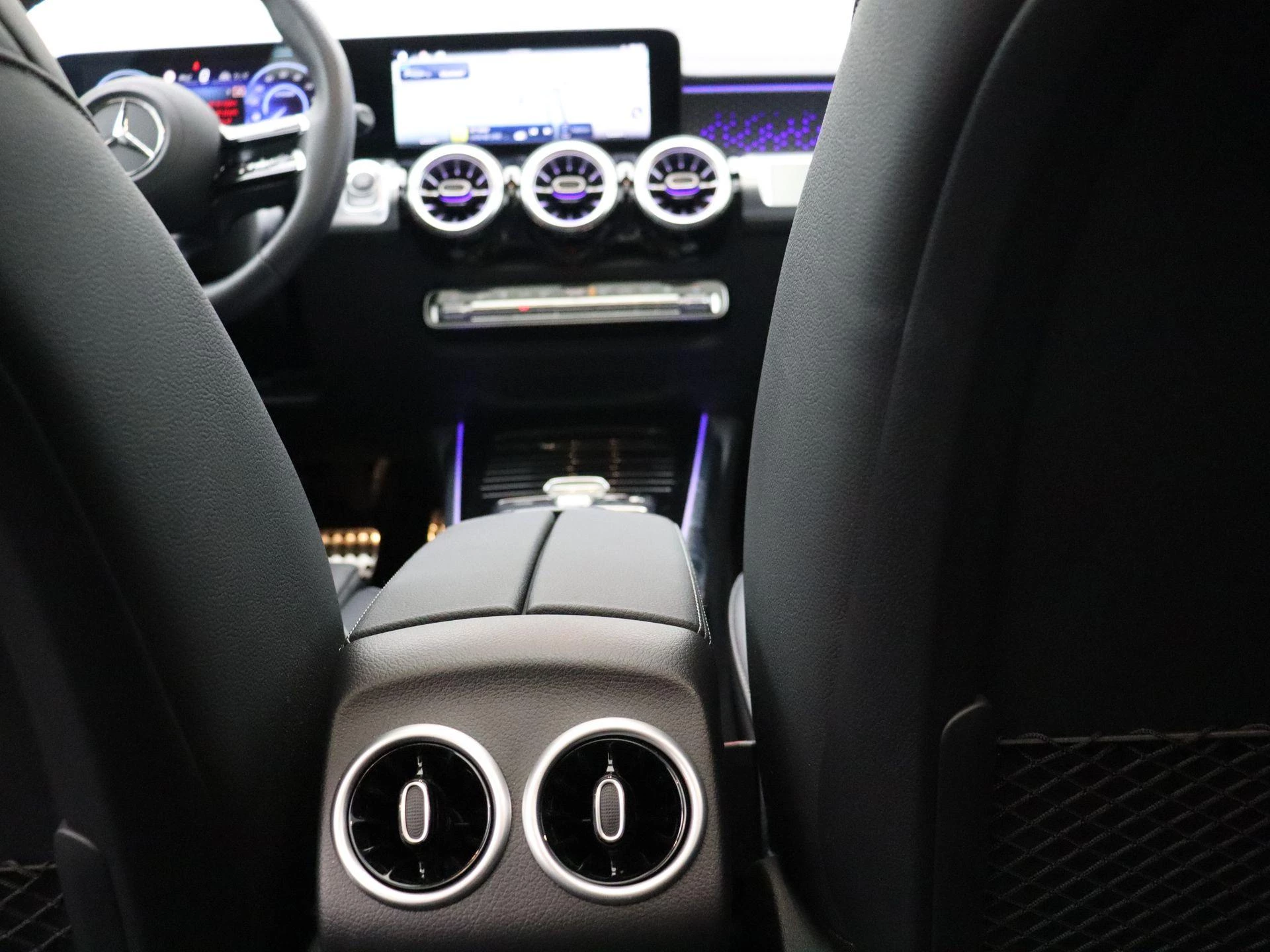 Mercedes-Benz EQB 250+ AMG Line + LEDER + PANO + BURMESTER + CARPLAY + HEAD UP +
