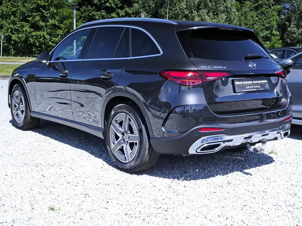 Mercedes-Benz-GLC 300 d-image-5