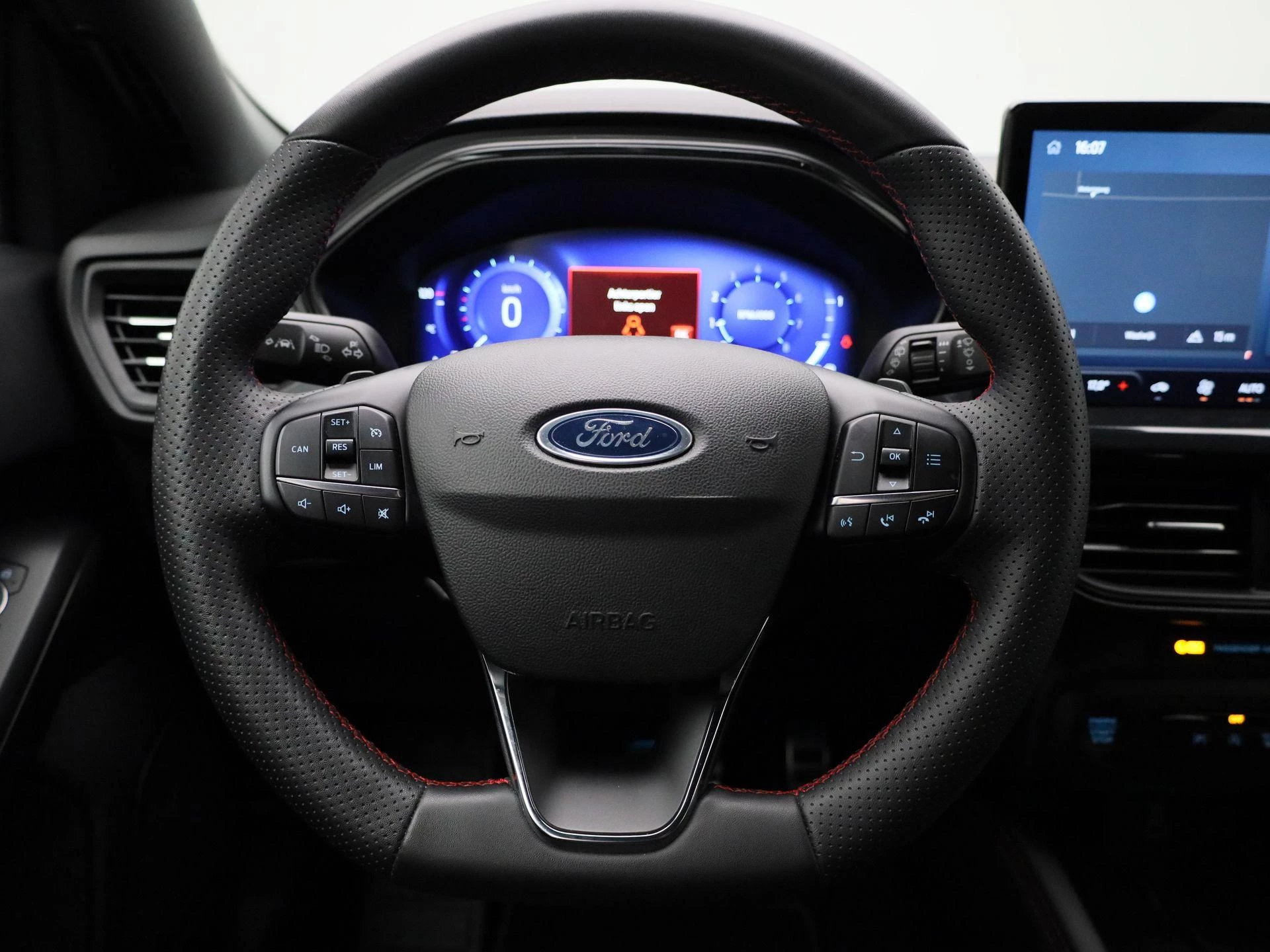 Ford Focus Wagon 1.0 EcoBoost Hybrid ST Line X