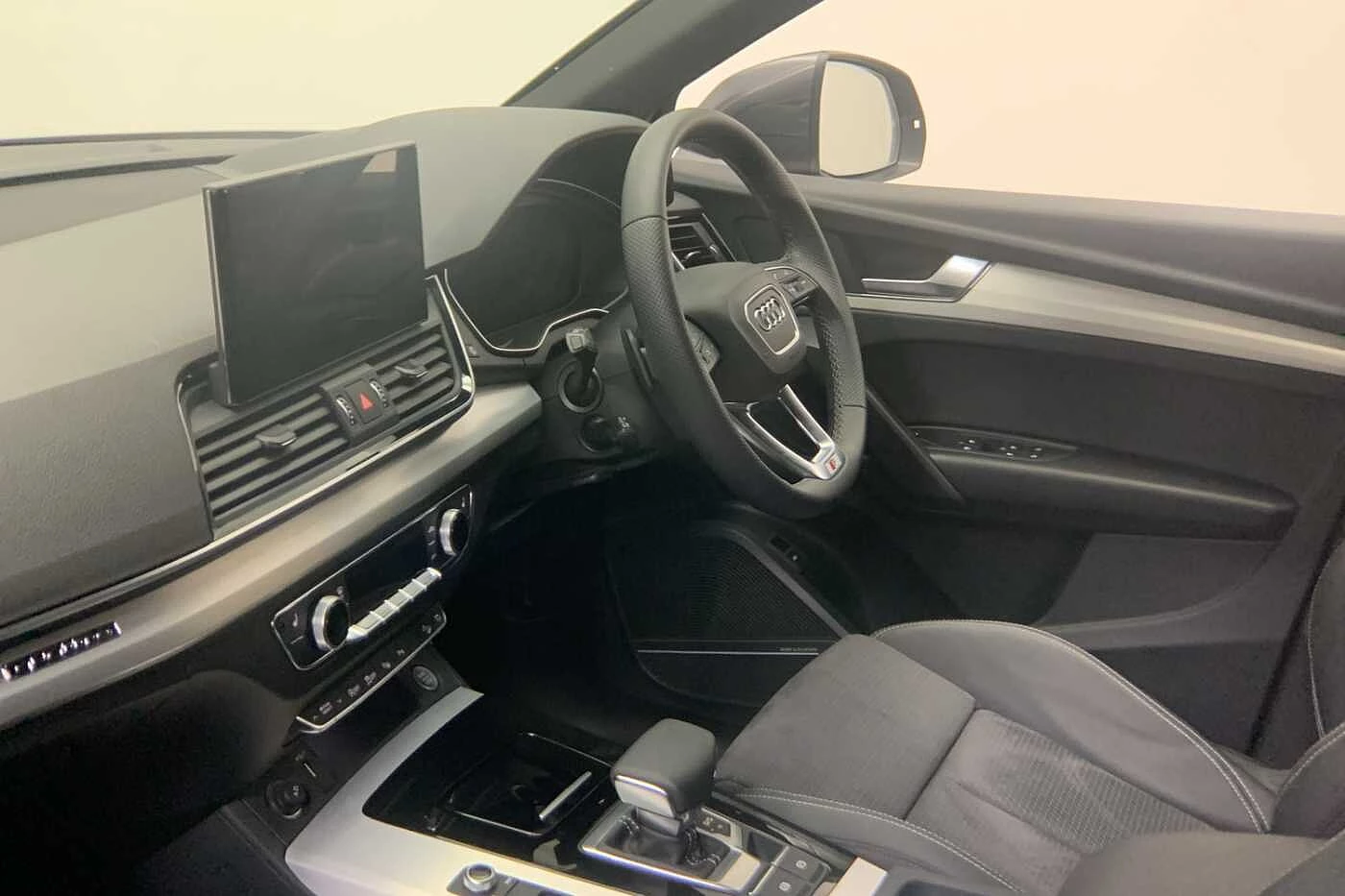Audi-Q5-image-1