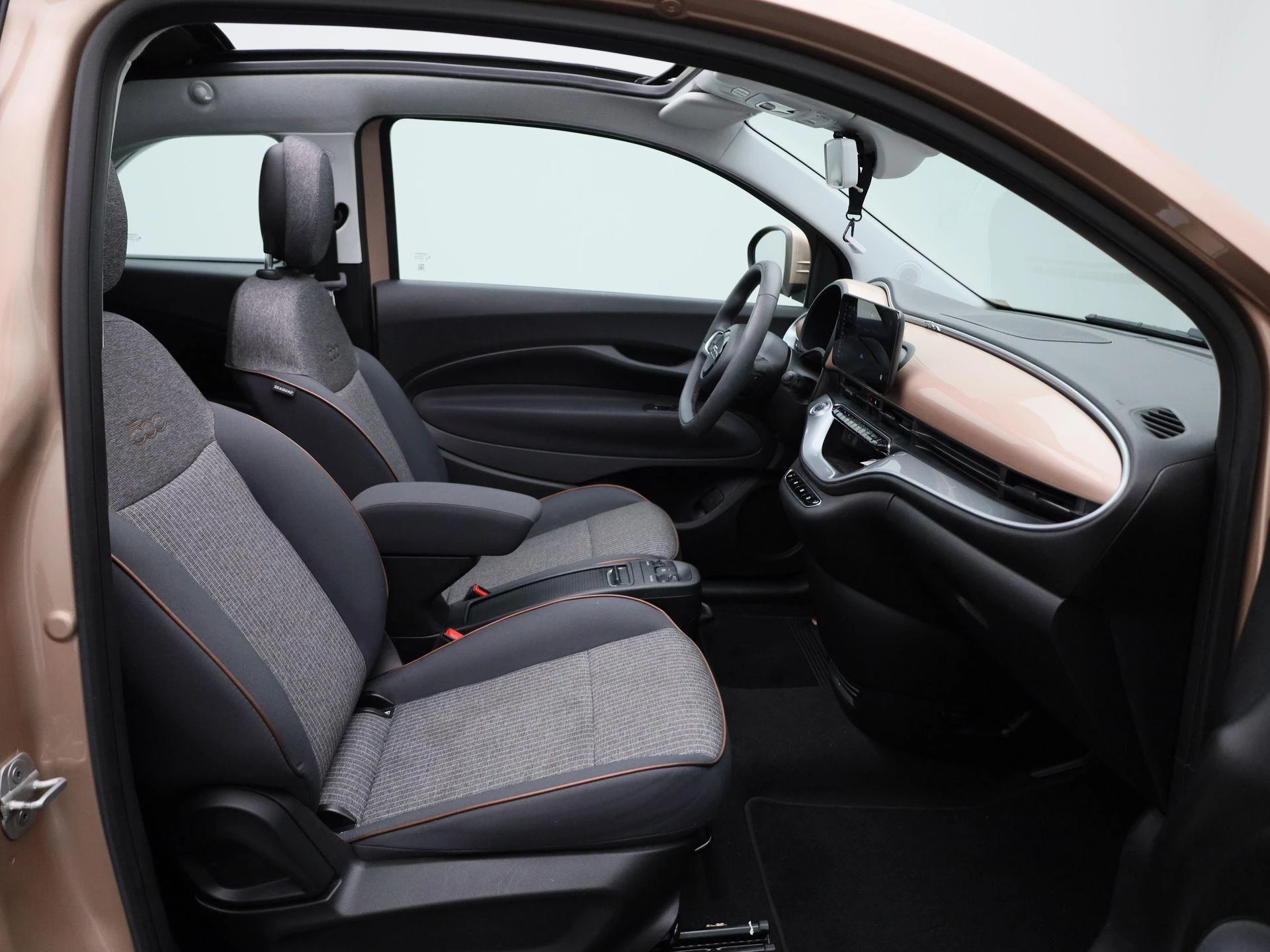 Fiat-500C-image-32