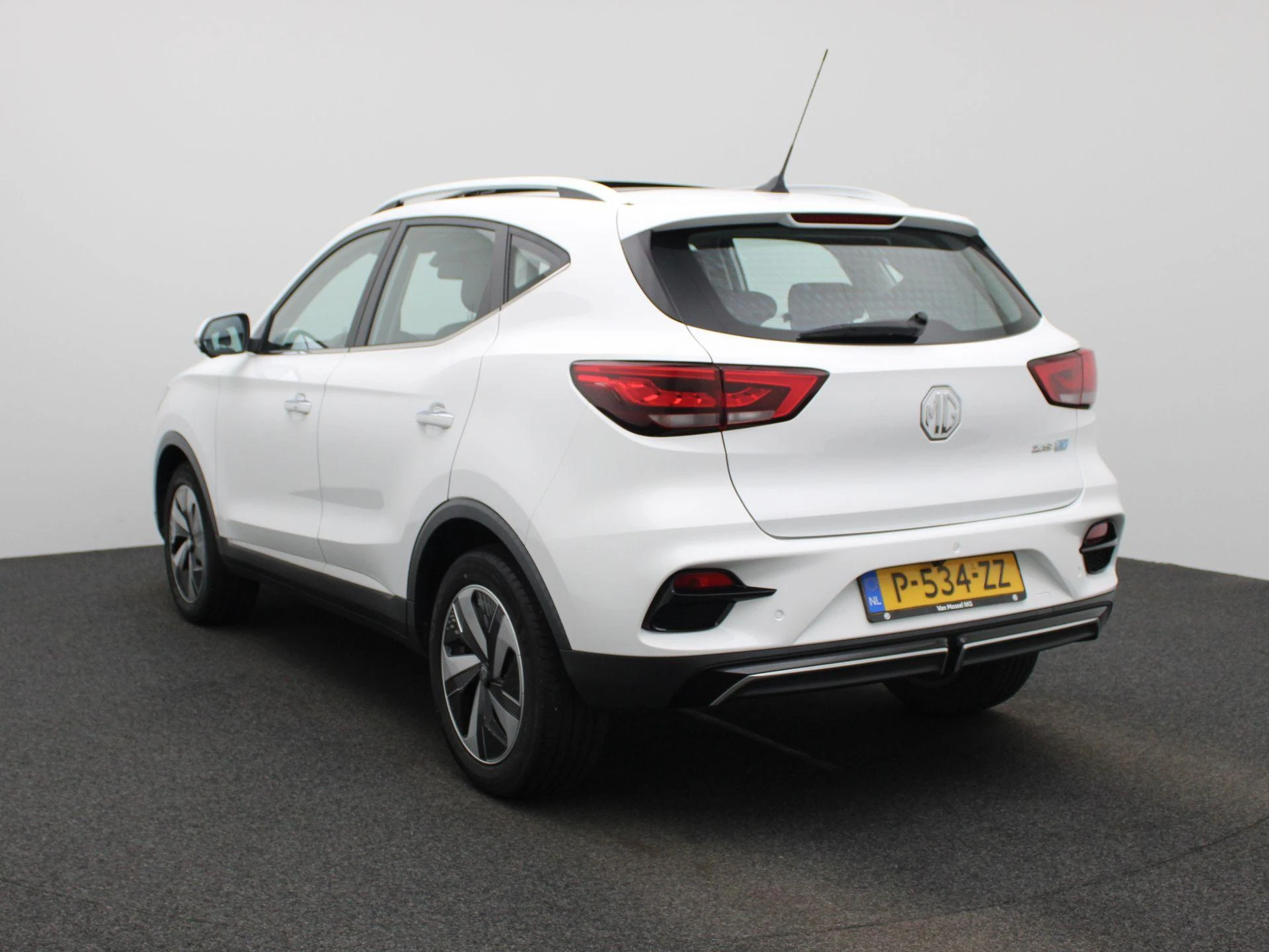 MG-ZS EV-image-1