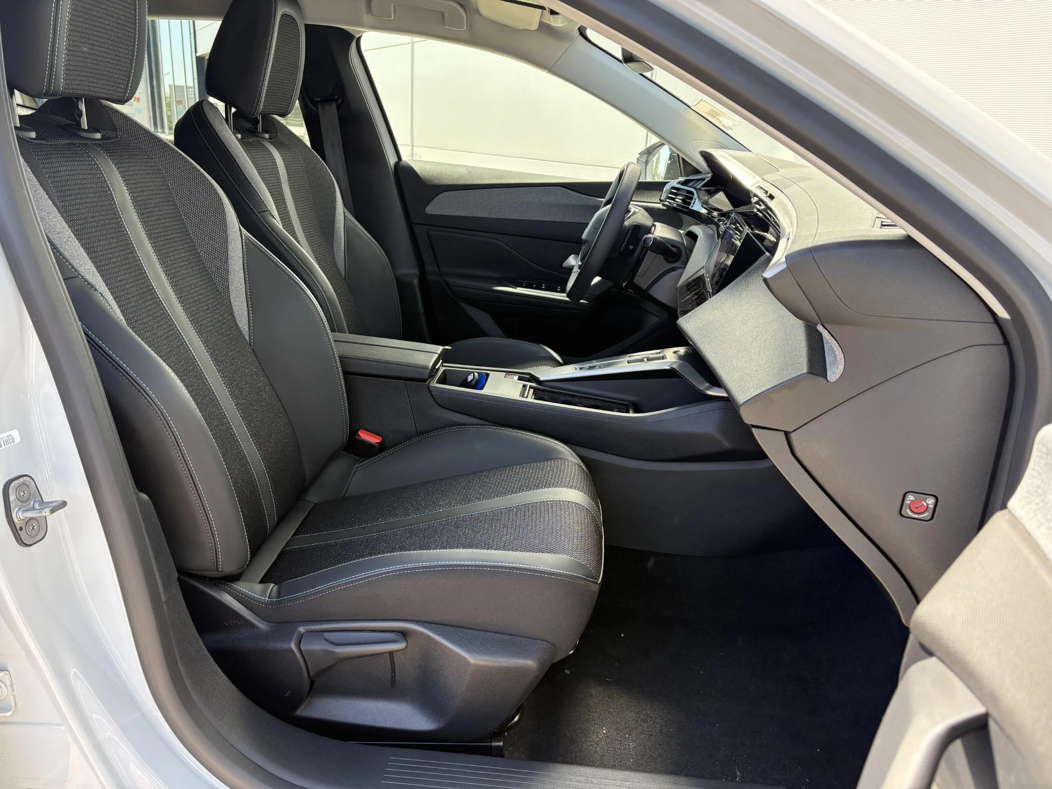 Peugeot 408 1.2 Hybrid 145 e-DCS6 Allure