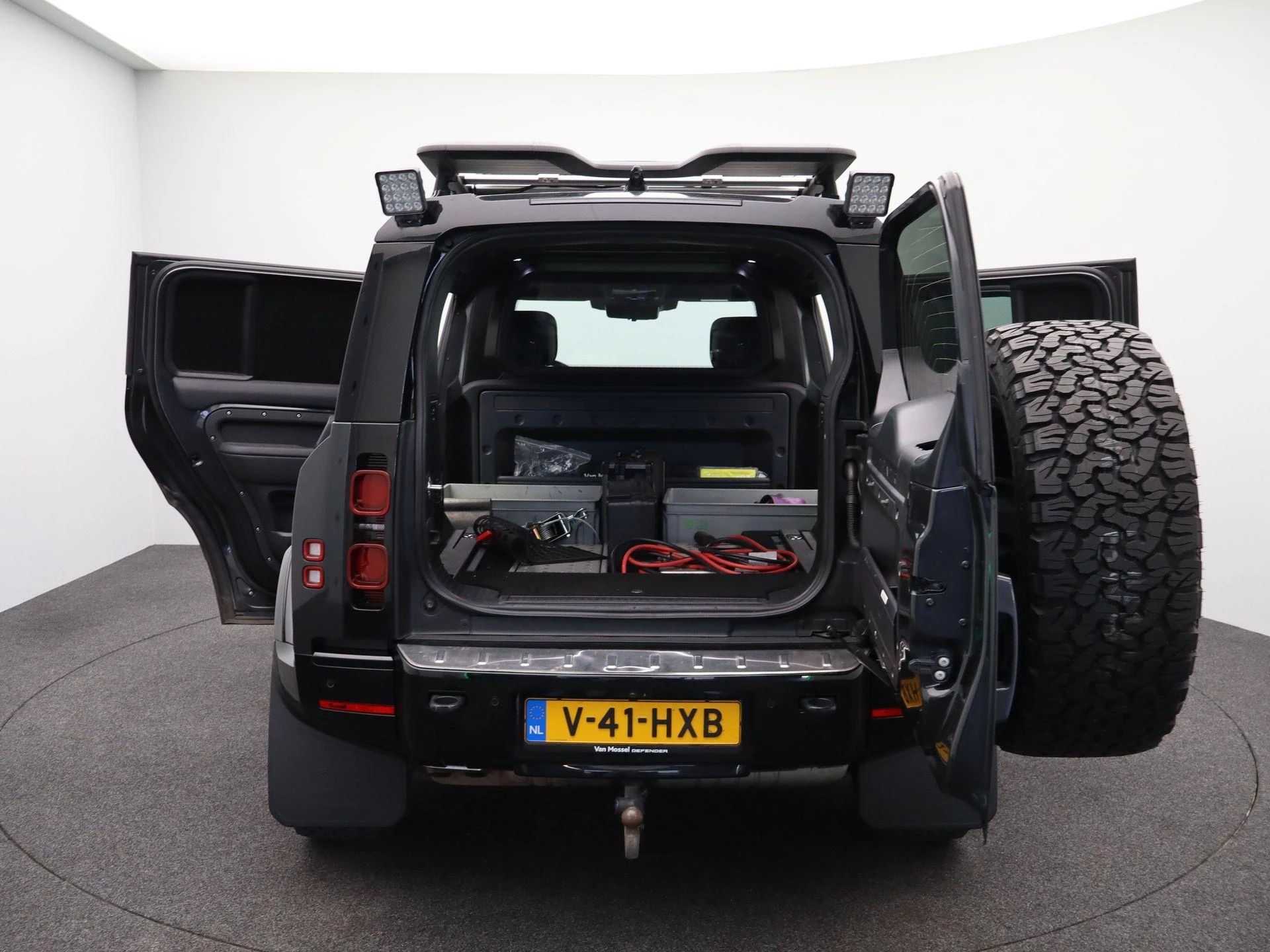 Land Rover-Defender-image-13