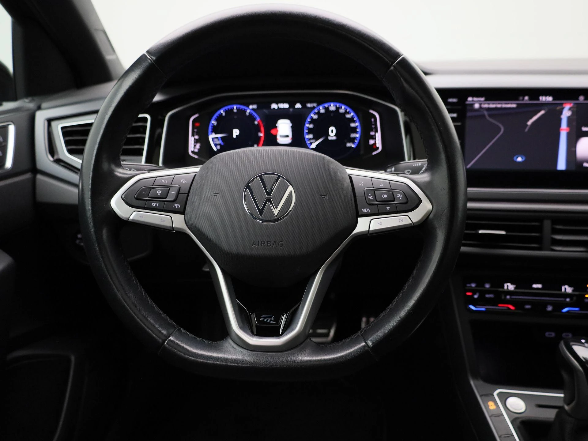 Volkswagen-Polo-image-6