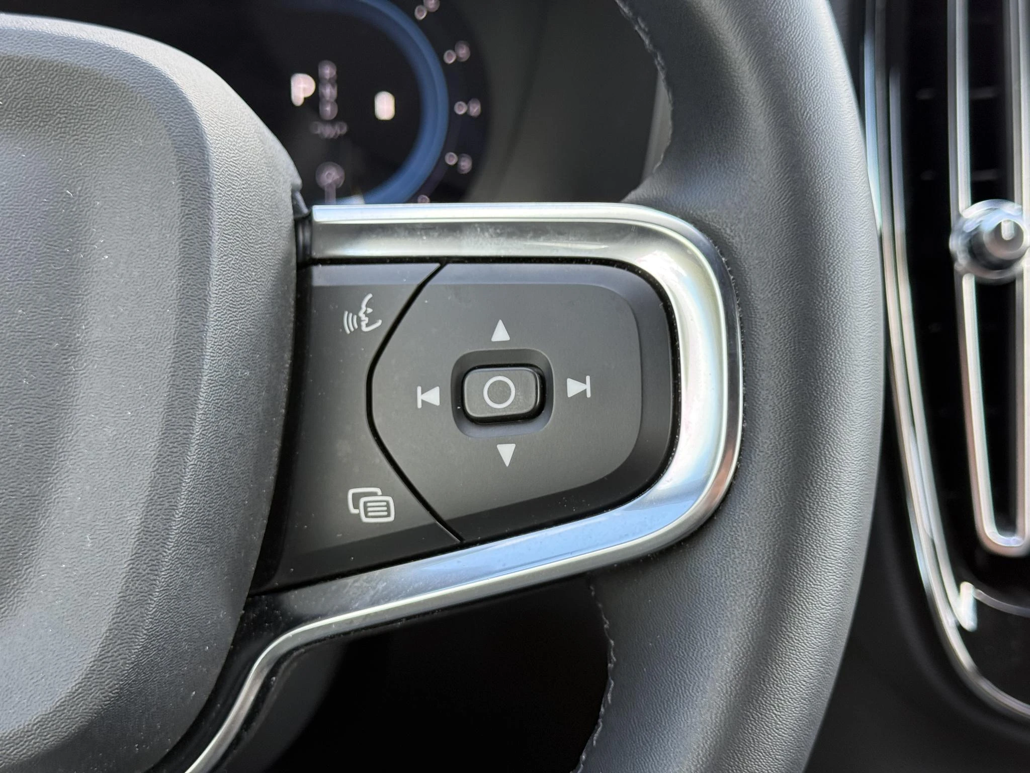 Volvo-XC40-image-18