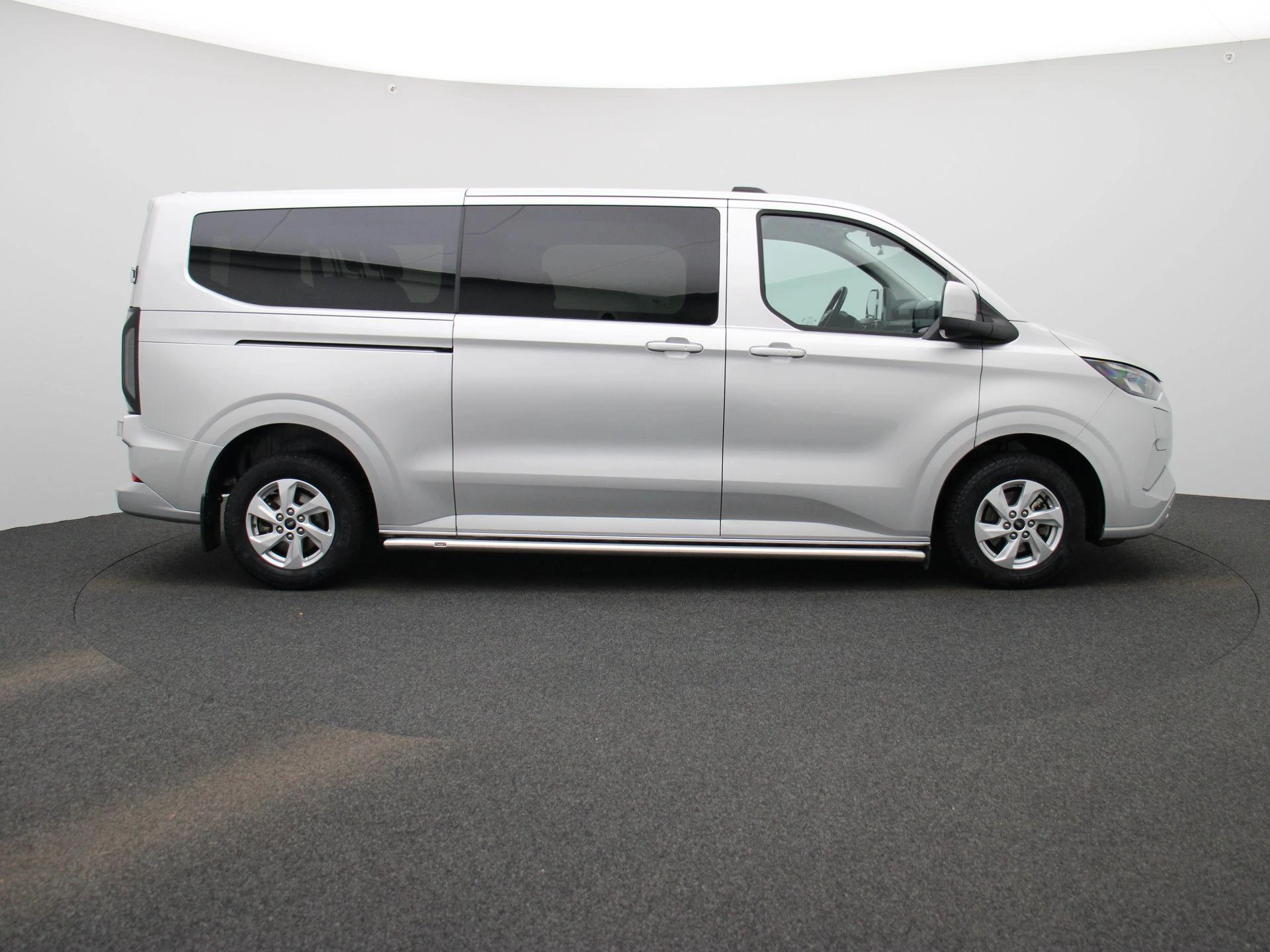 Ford-Transit Custom-image-5