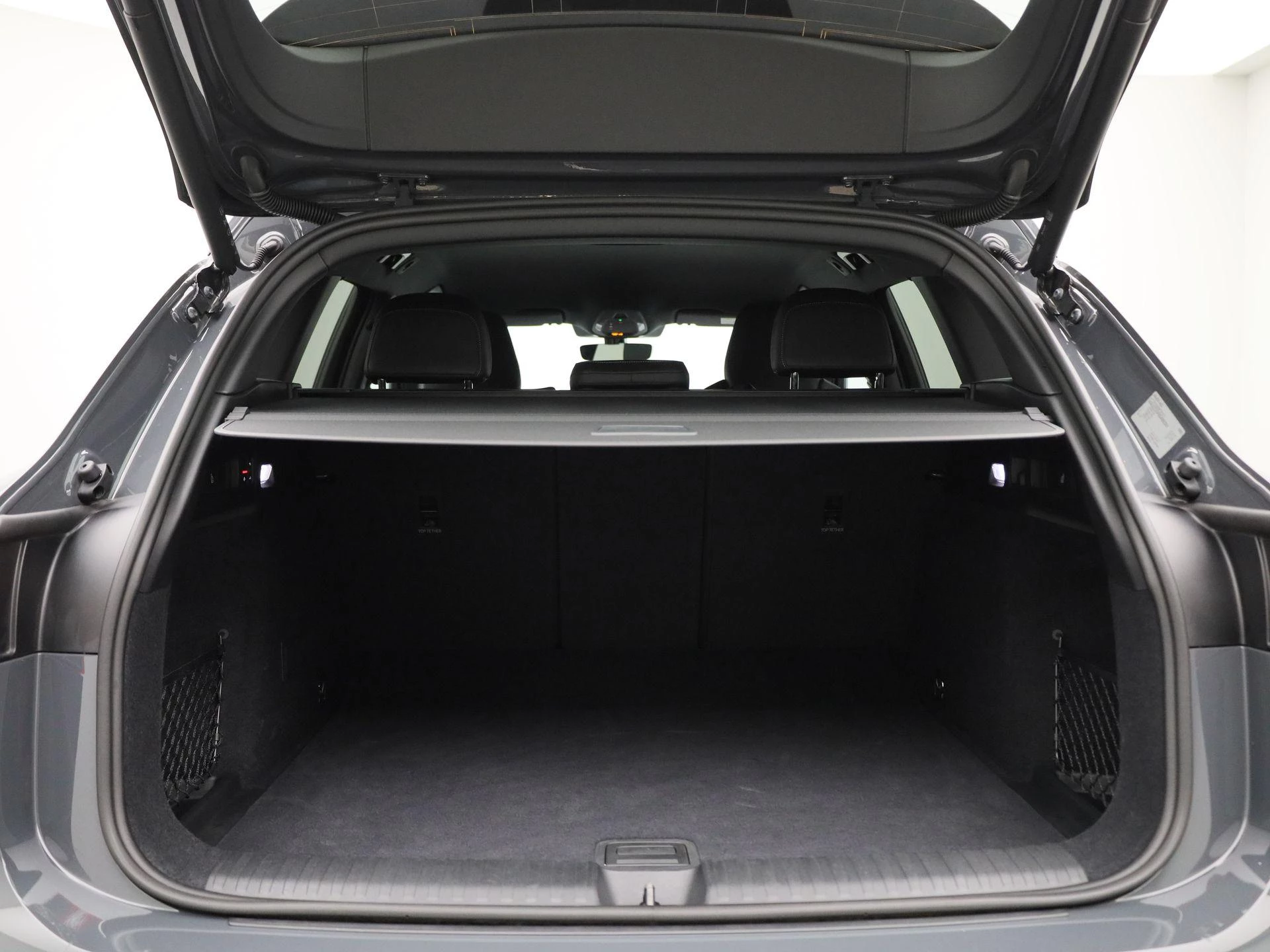 Audi-Q6 e-tron-image-13