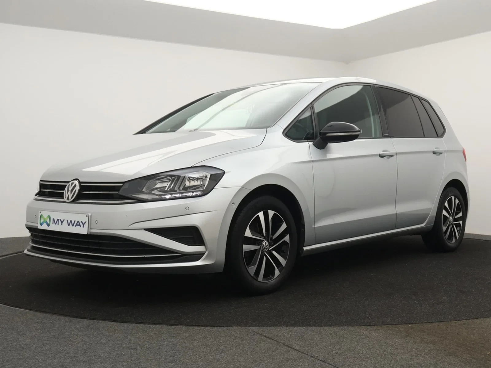 Volkswagen-Golf Sportsvan-image-0