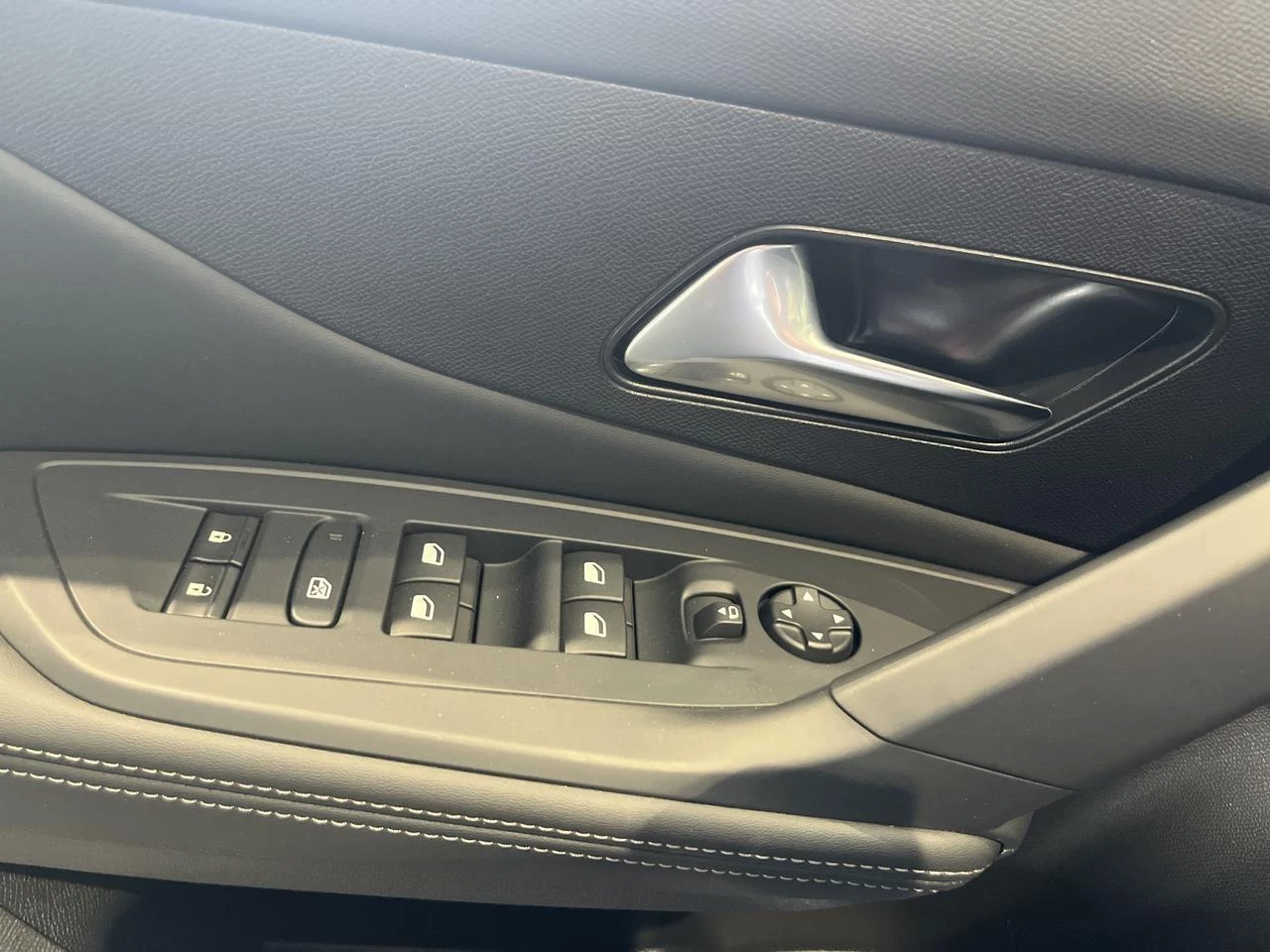 Peugeot-408-image-15