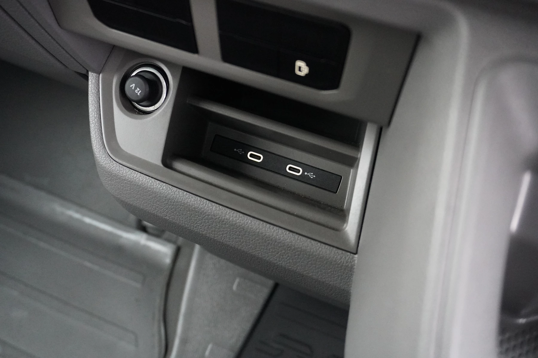 Volkswagen-California-image-21